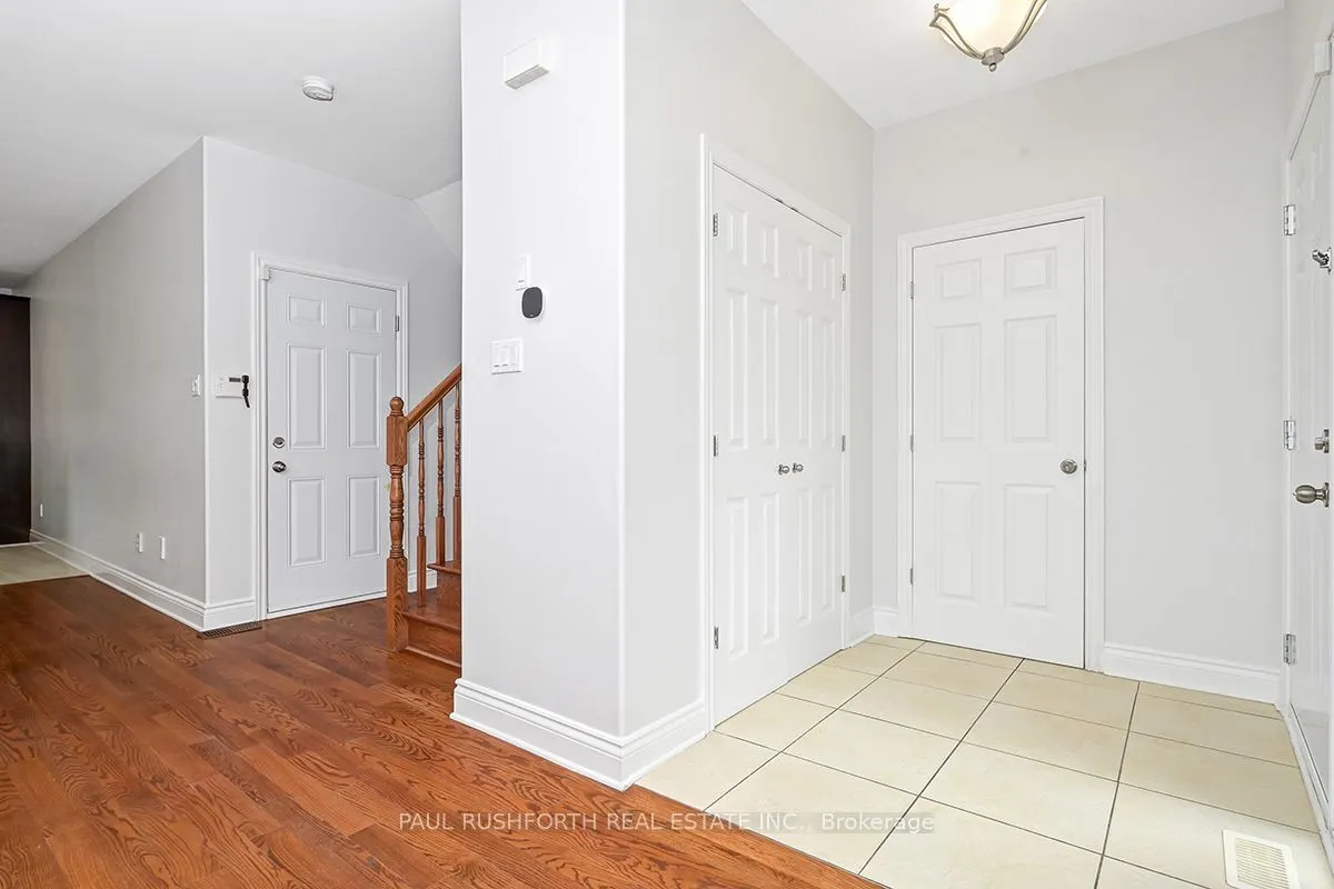 326 Woodroffe Avenue