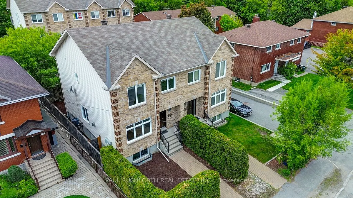 326 Woodroffe Avenue