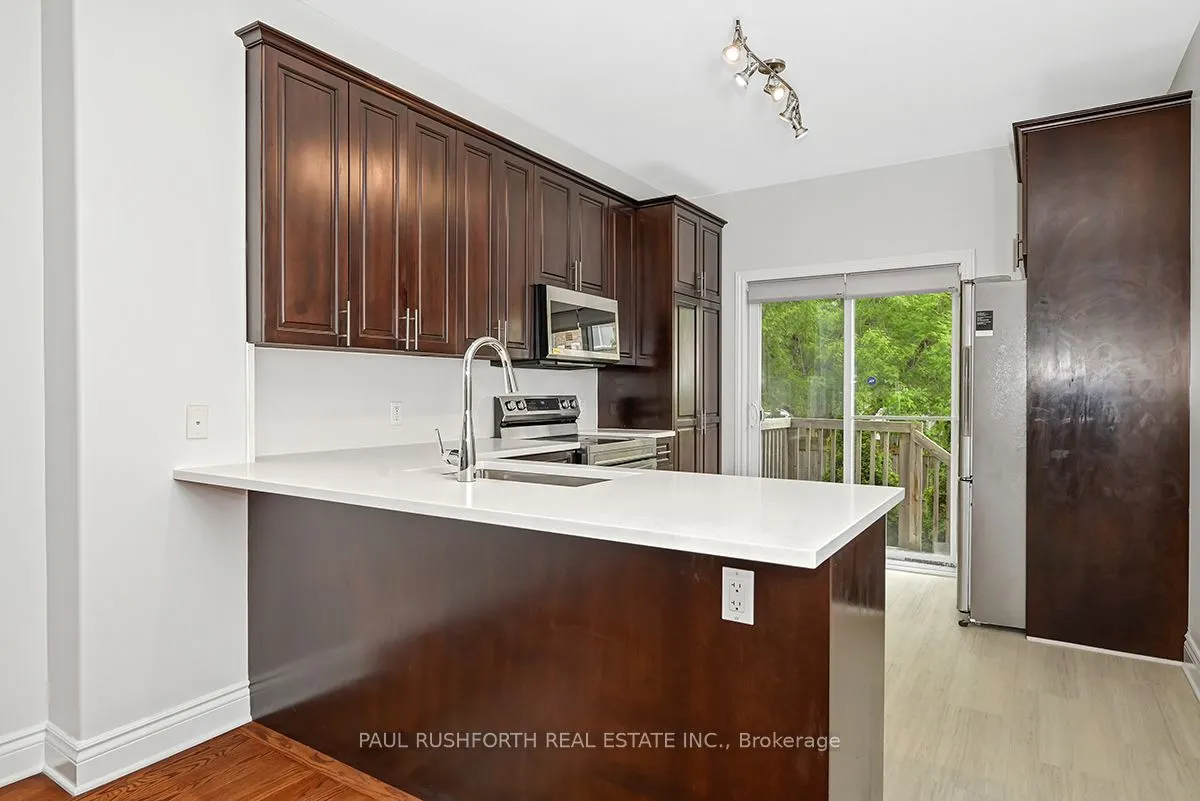326 Woodroffe Avenue
