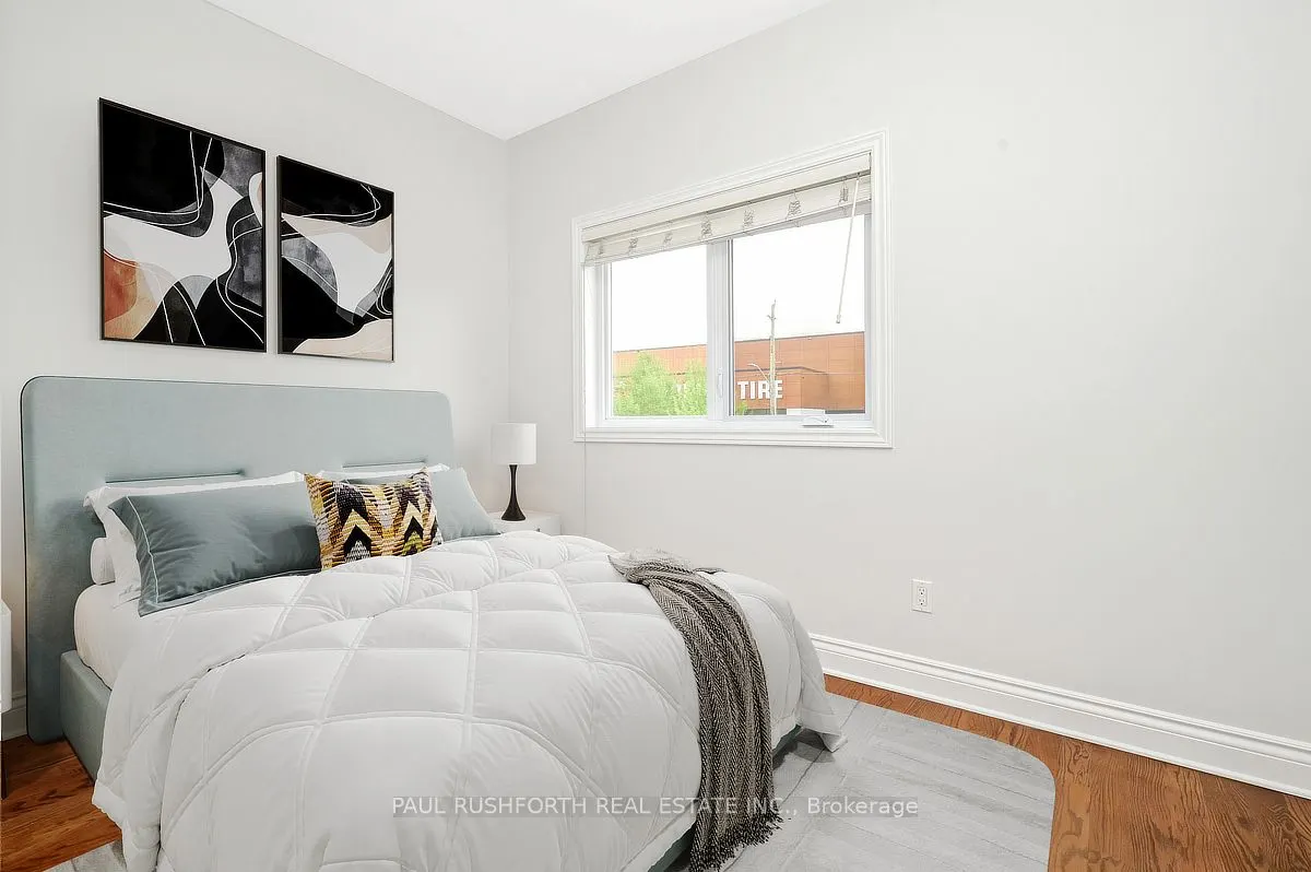 326 Woodroffe Avenue