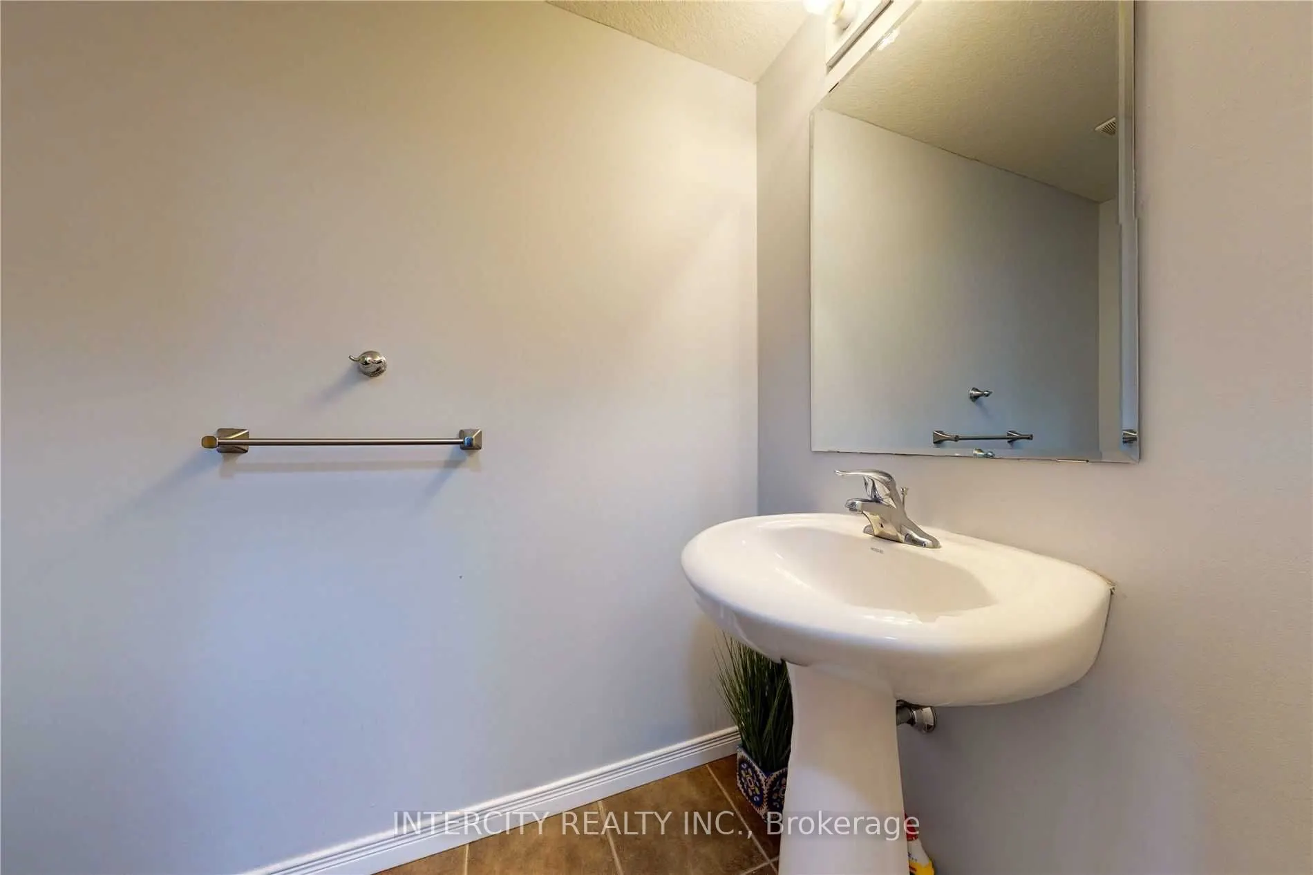 50 Howe Drive, #1A