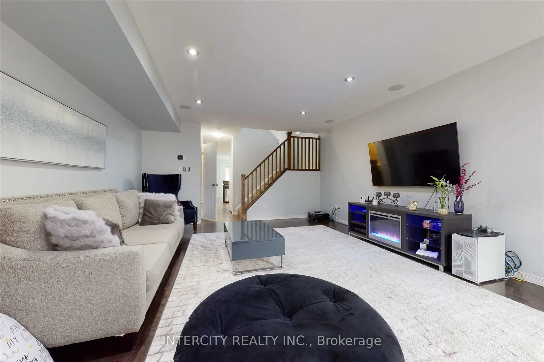 50 Howe Drive, #1A