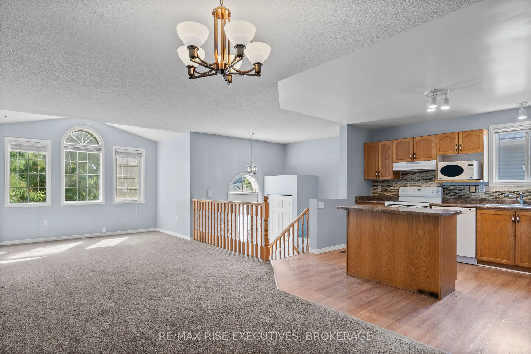 1279 Brackenwood Crescent