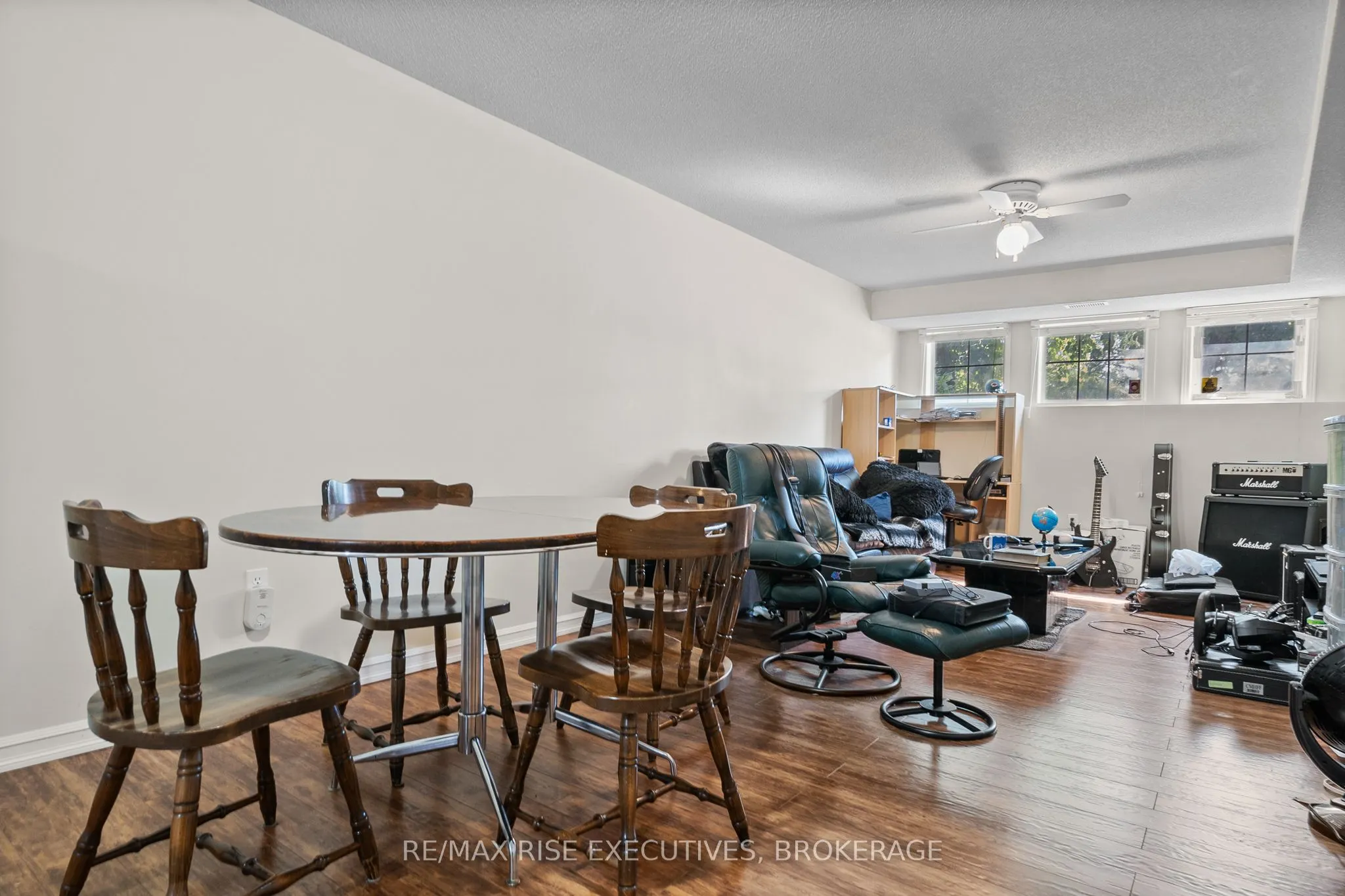1279 Brackenwood Crescent