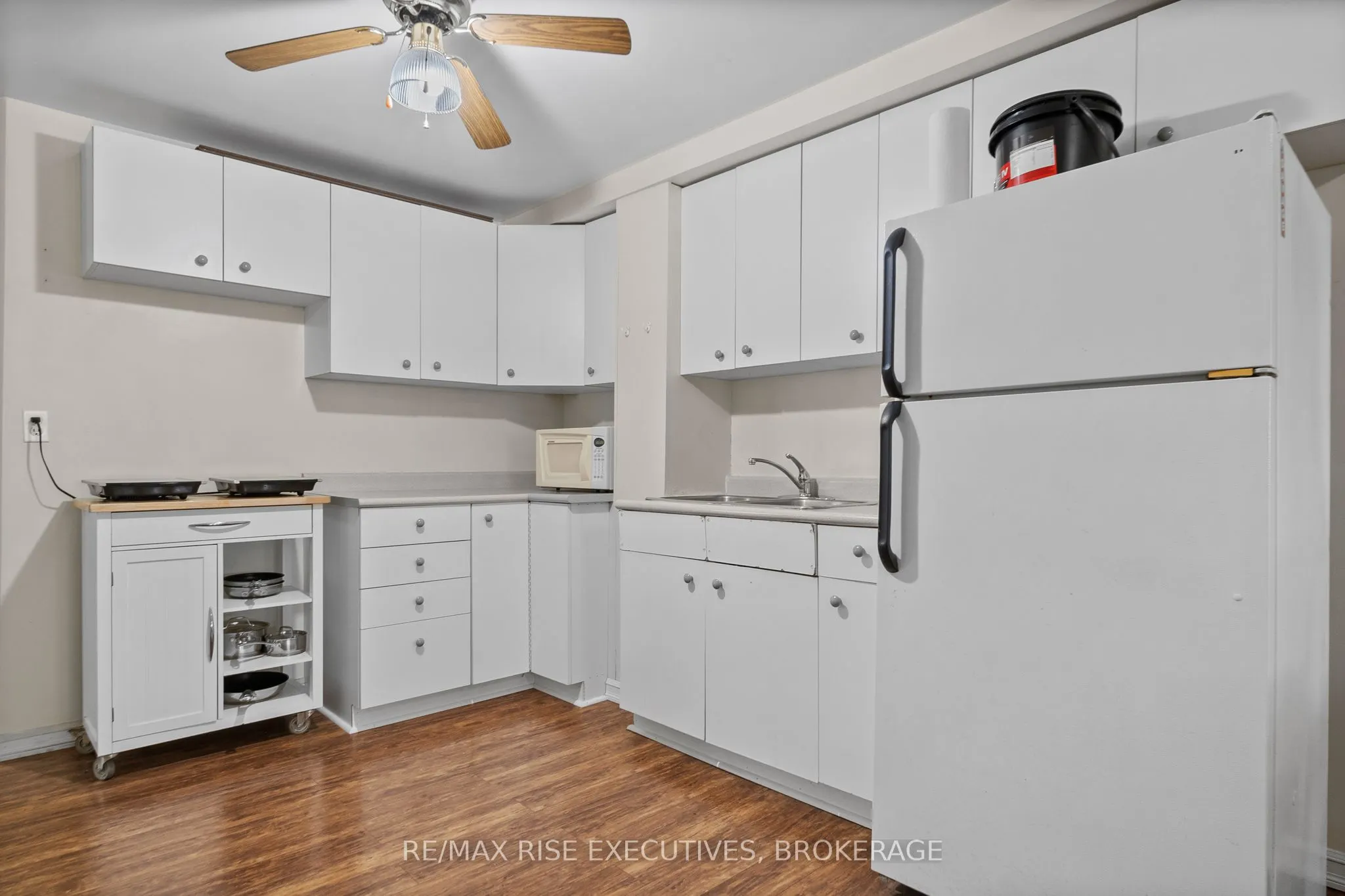 1279 Brackenwood Crescent
