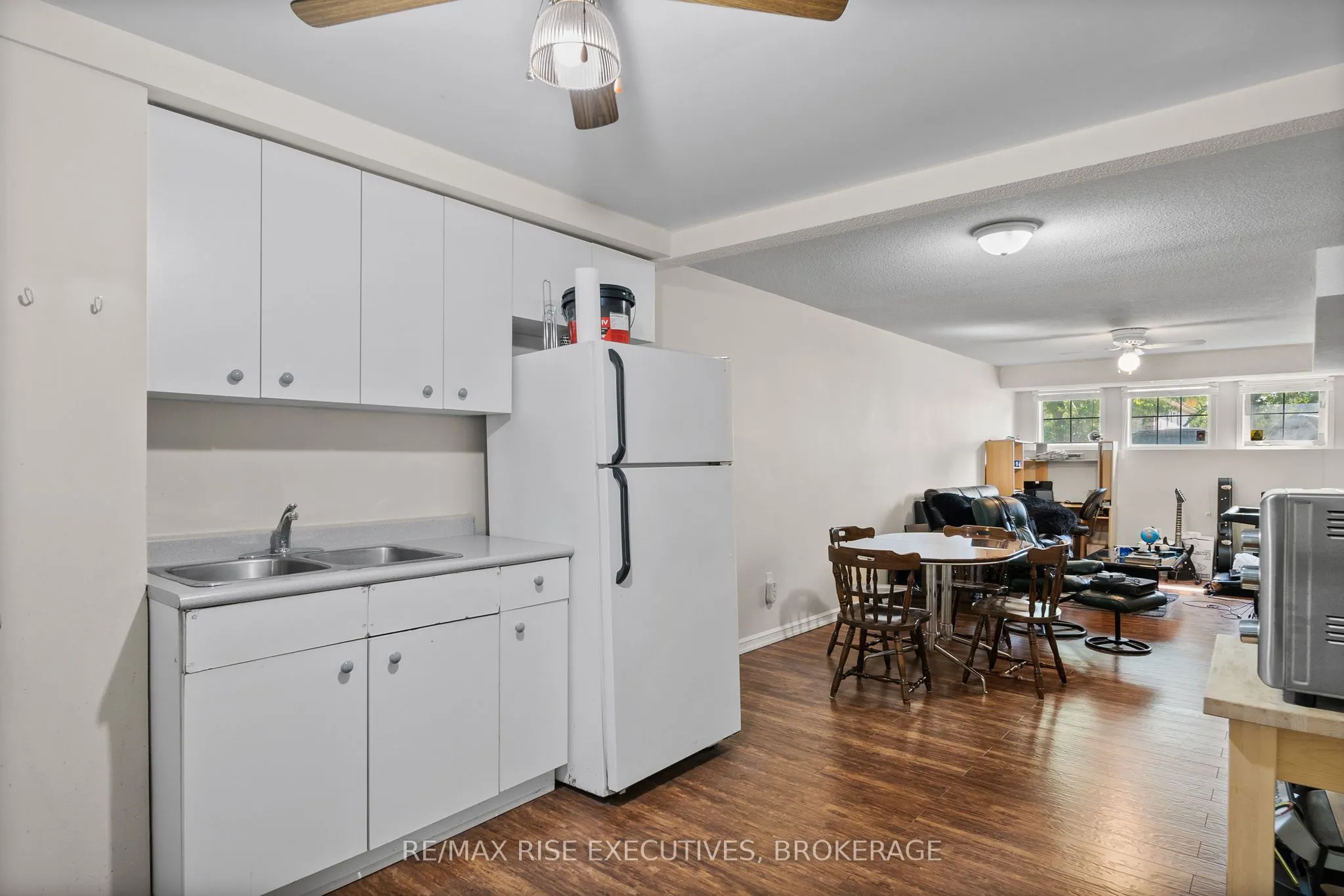 1279 Brackenwood Crescent