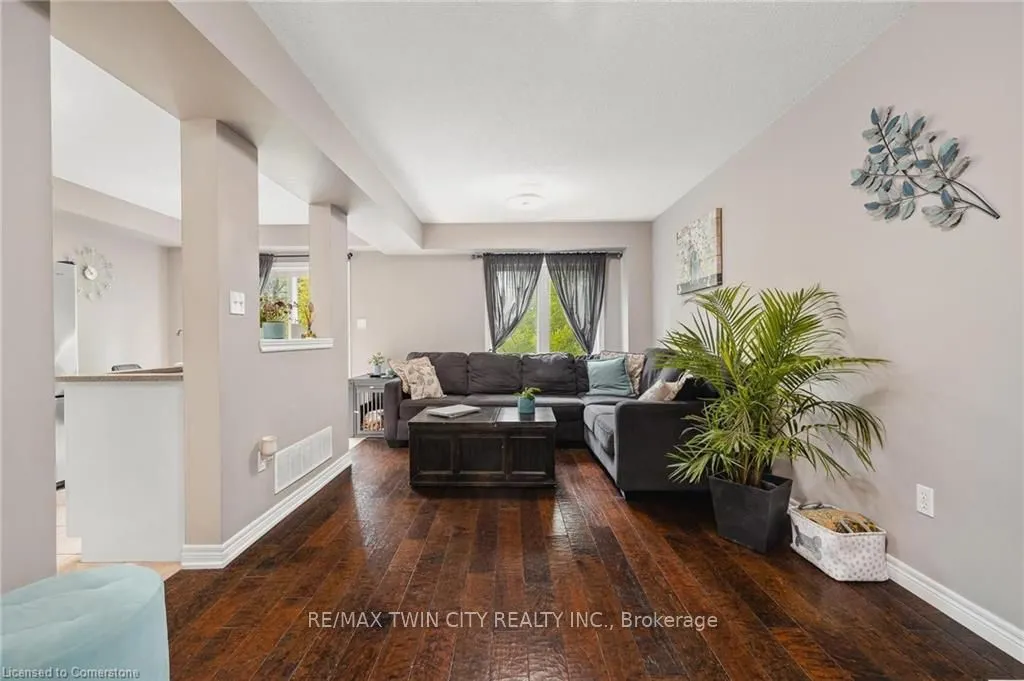 250 Ainslie Street S, #72