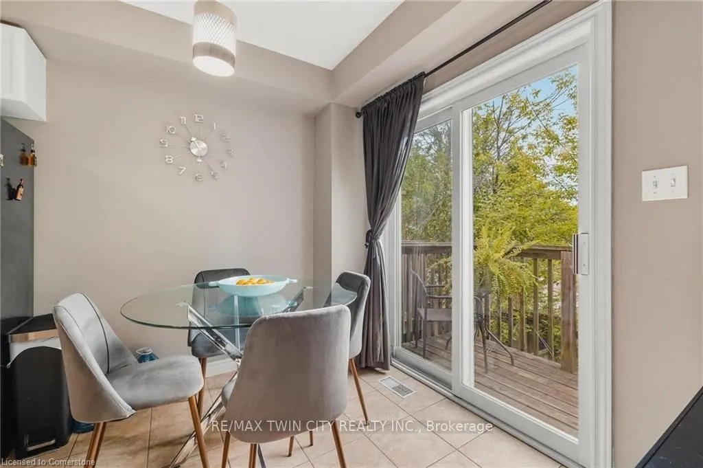 250 Ainslie Street S, #72