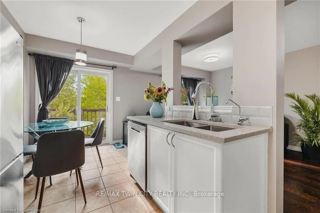 250 Ainslie Street S, #72