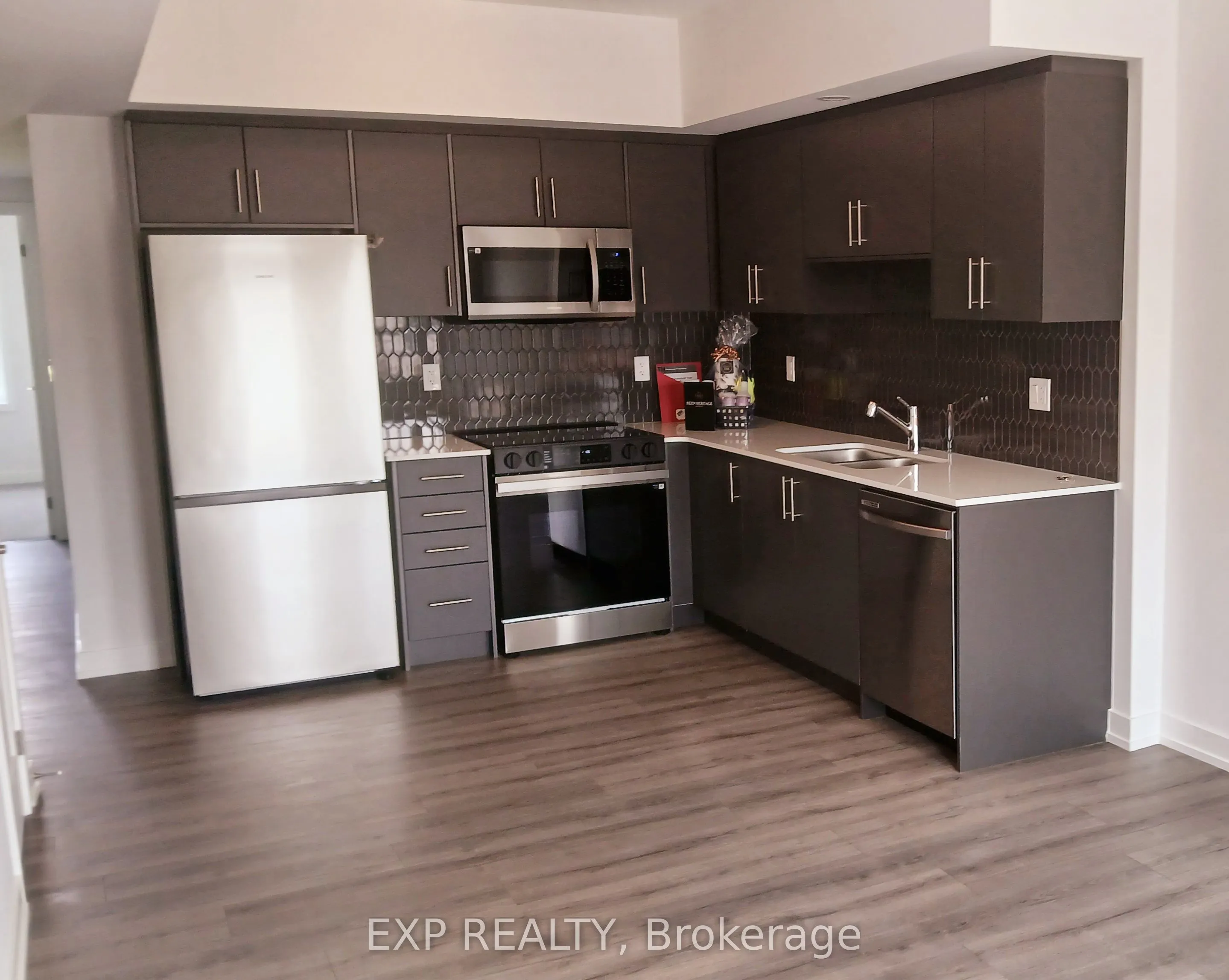 940 St David Street N, #46