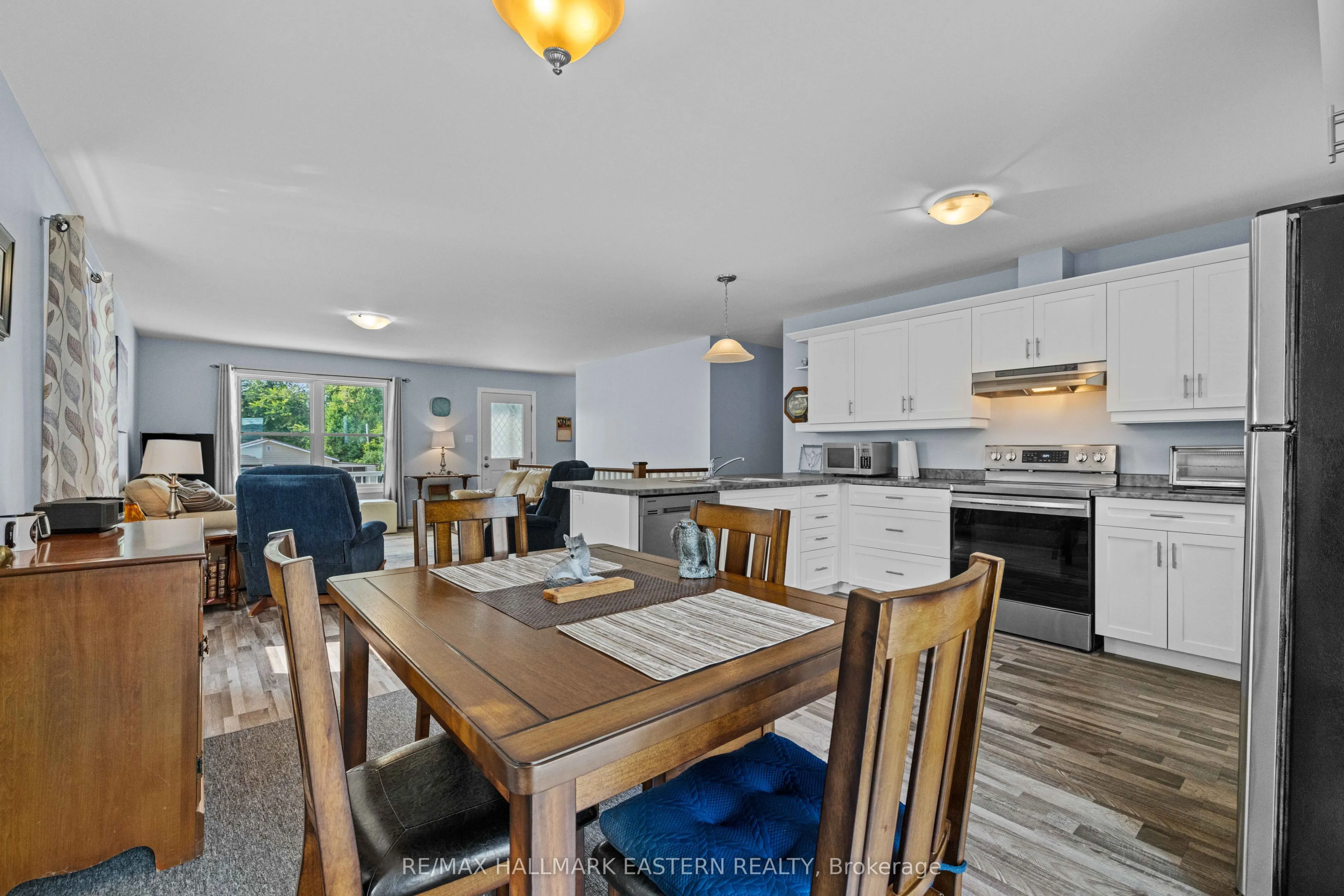 17 Mathison Street E