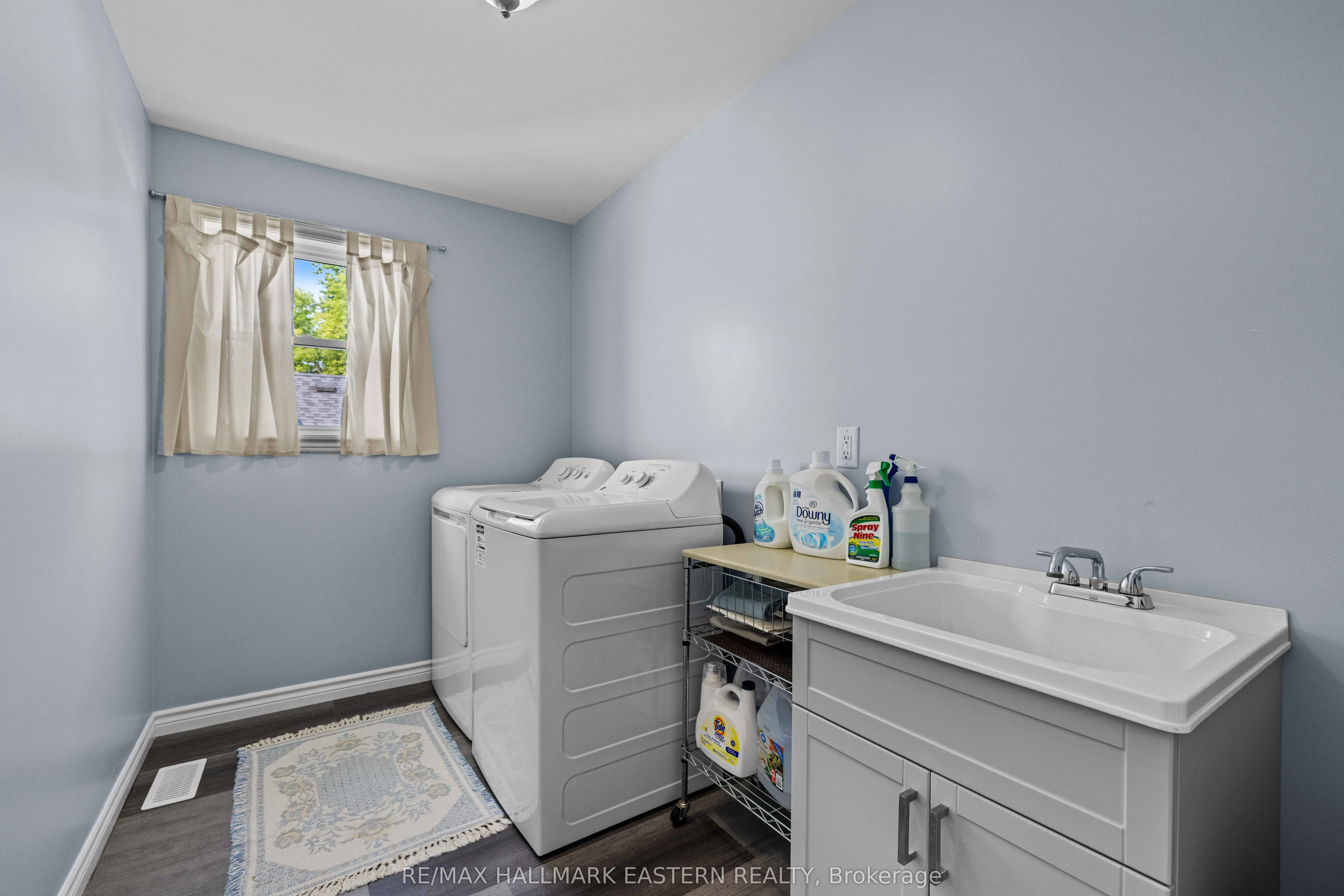 17 Mathison Street E