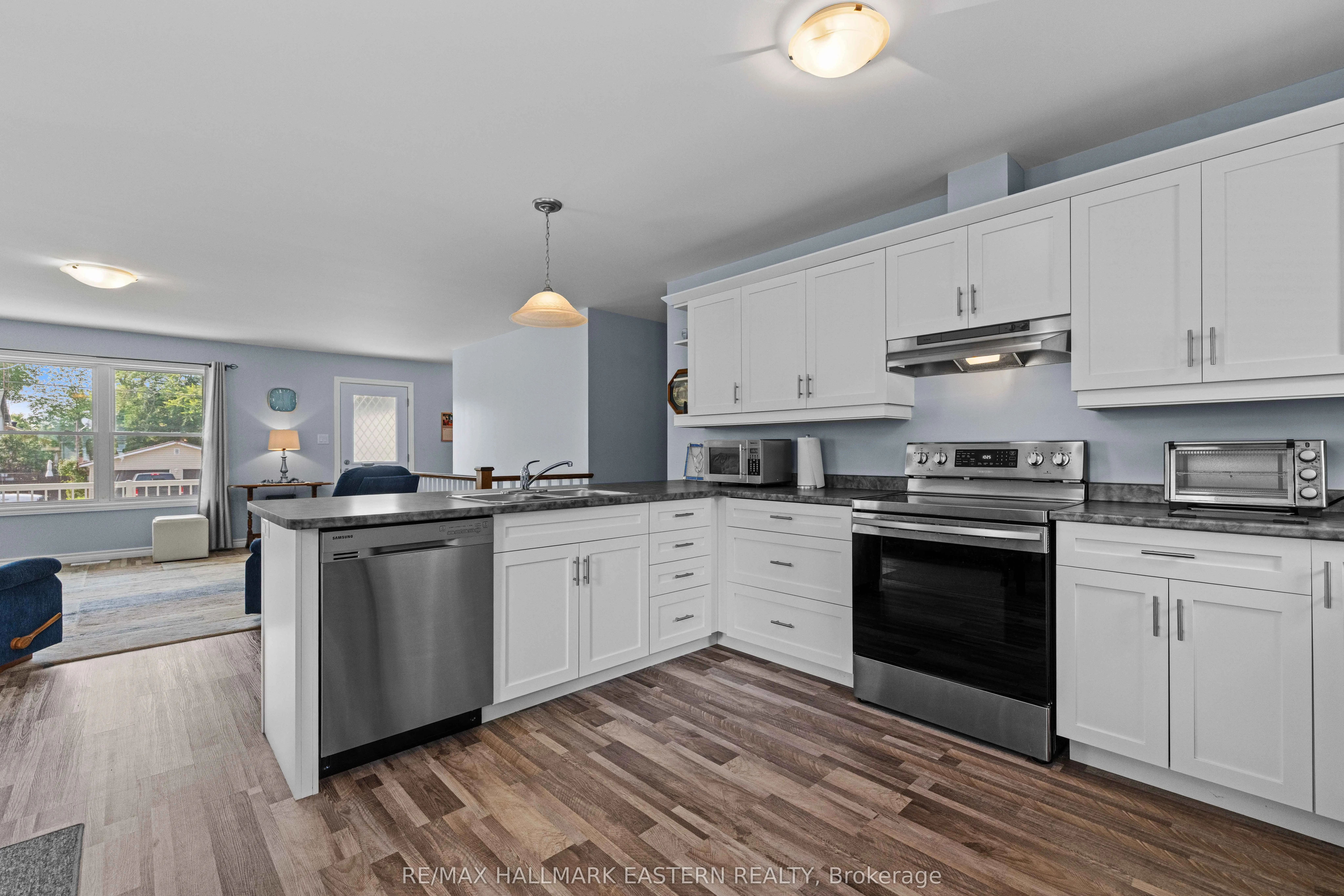 17 Mathison Street E