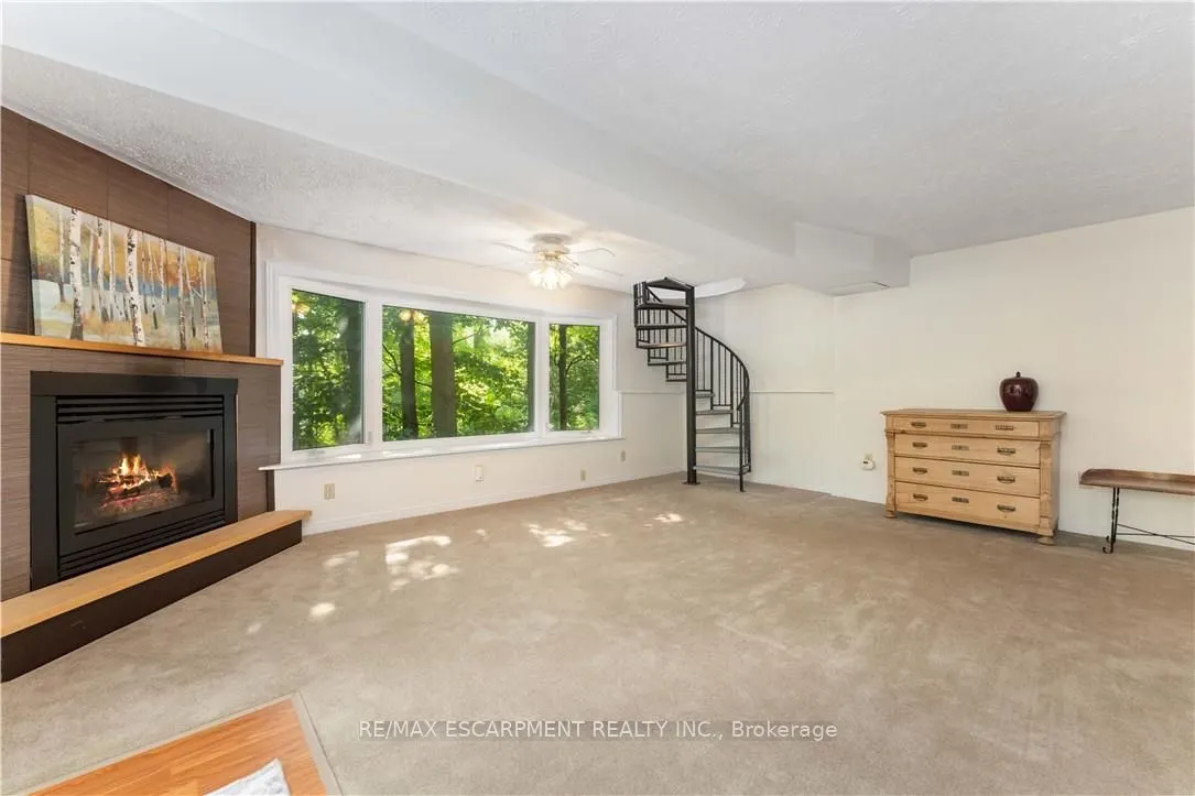 5 King Street S