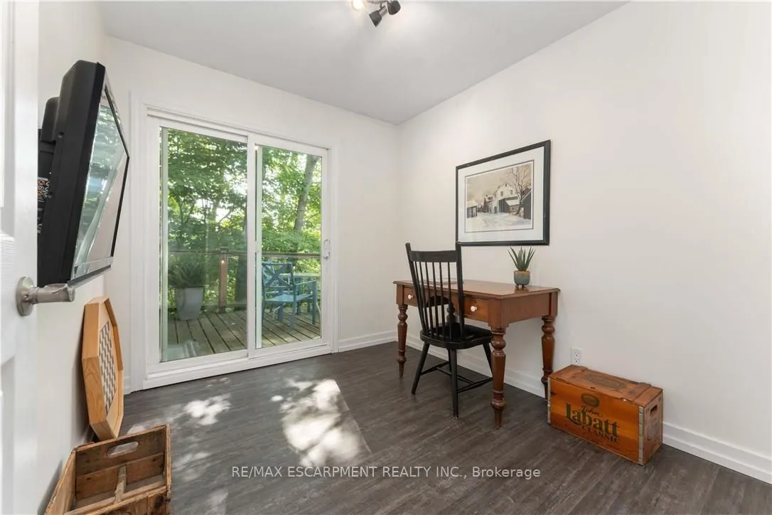 5 King Street S