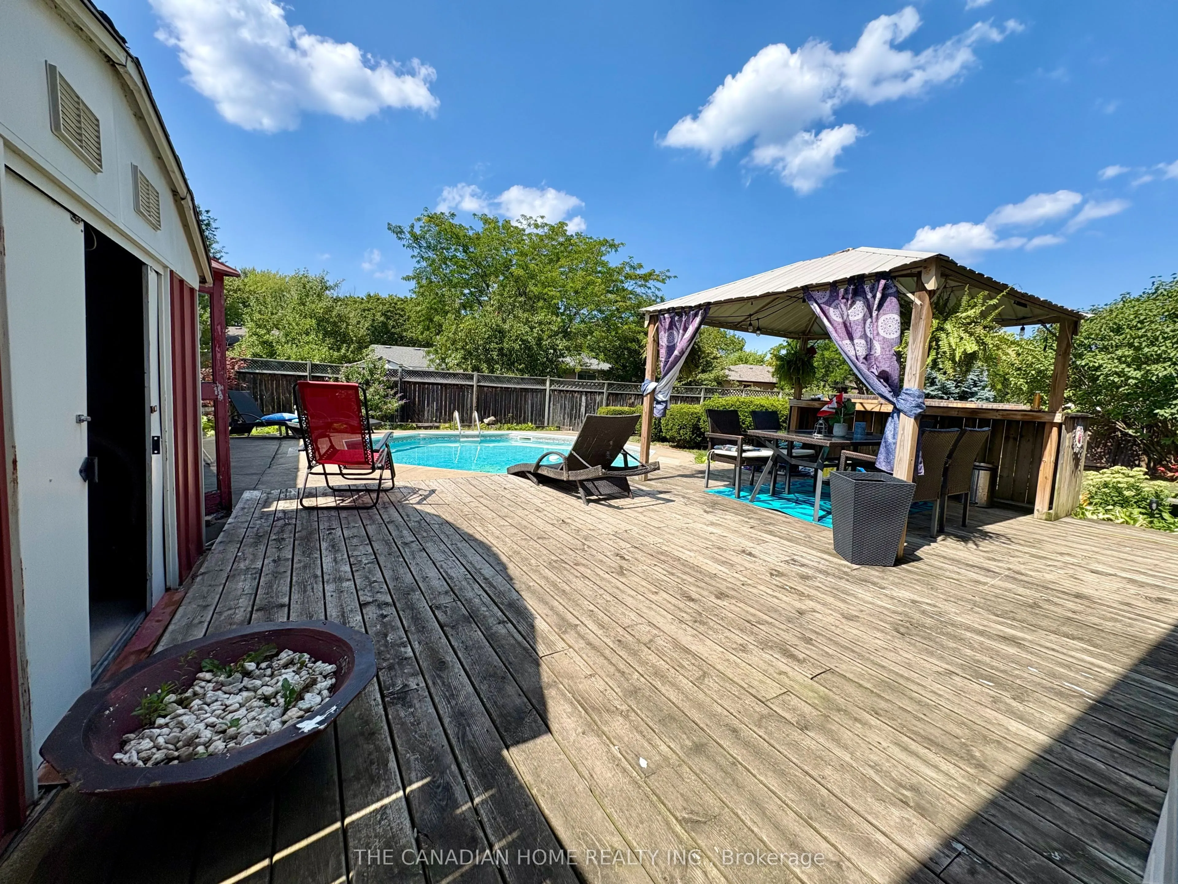 37 Viking Drive