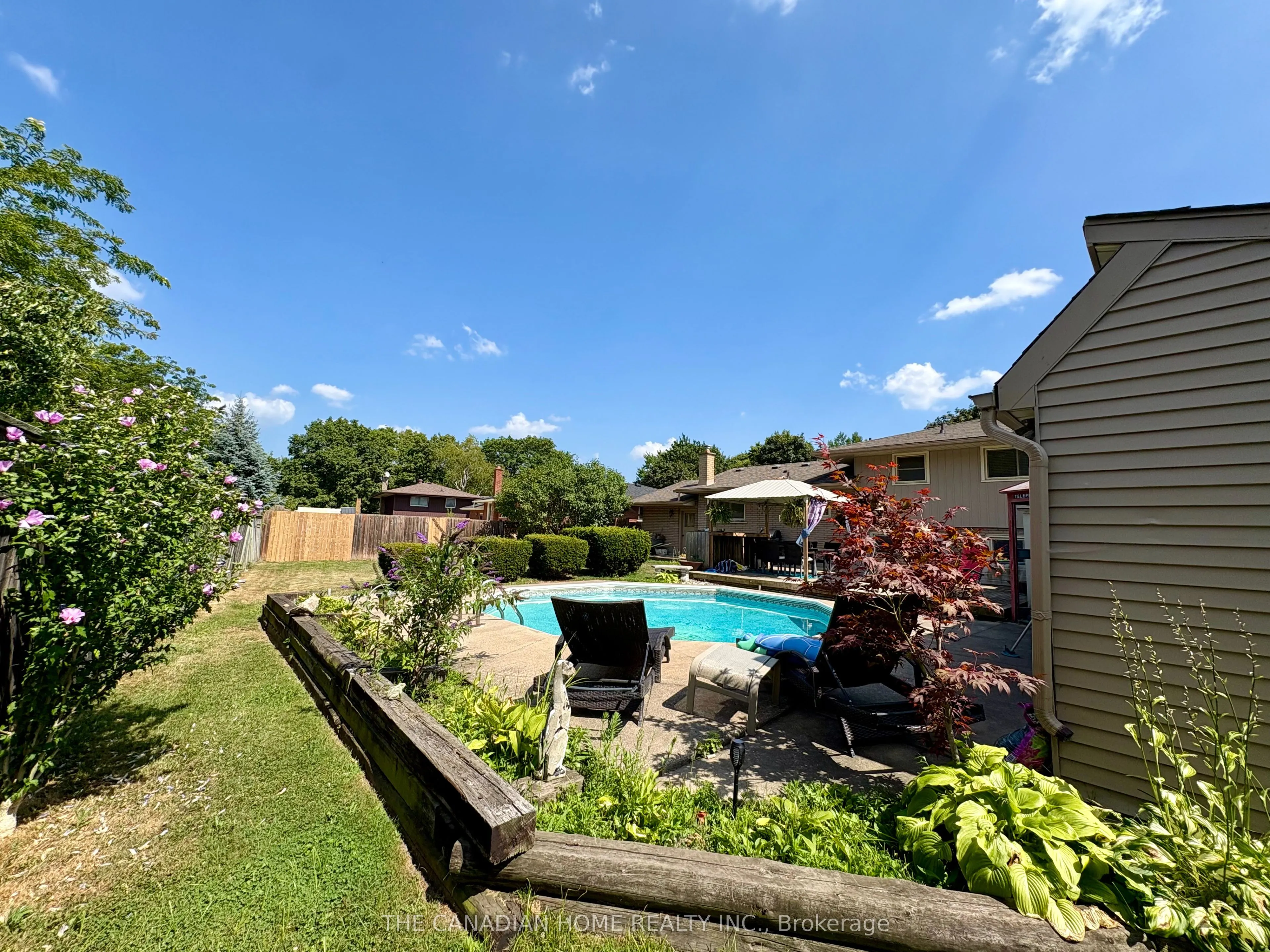 37 Viking Drive