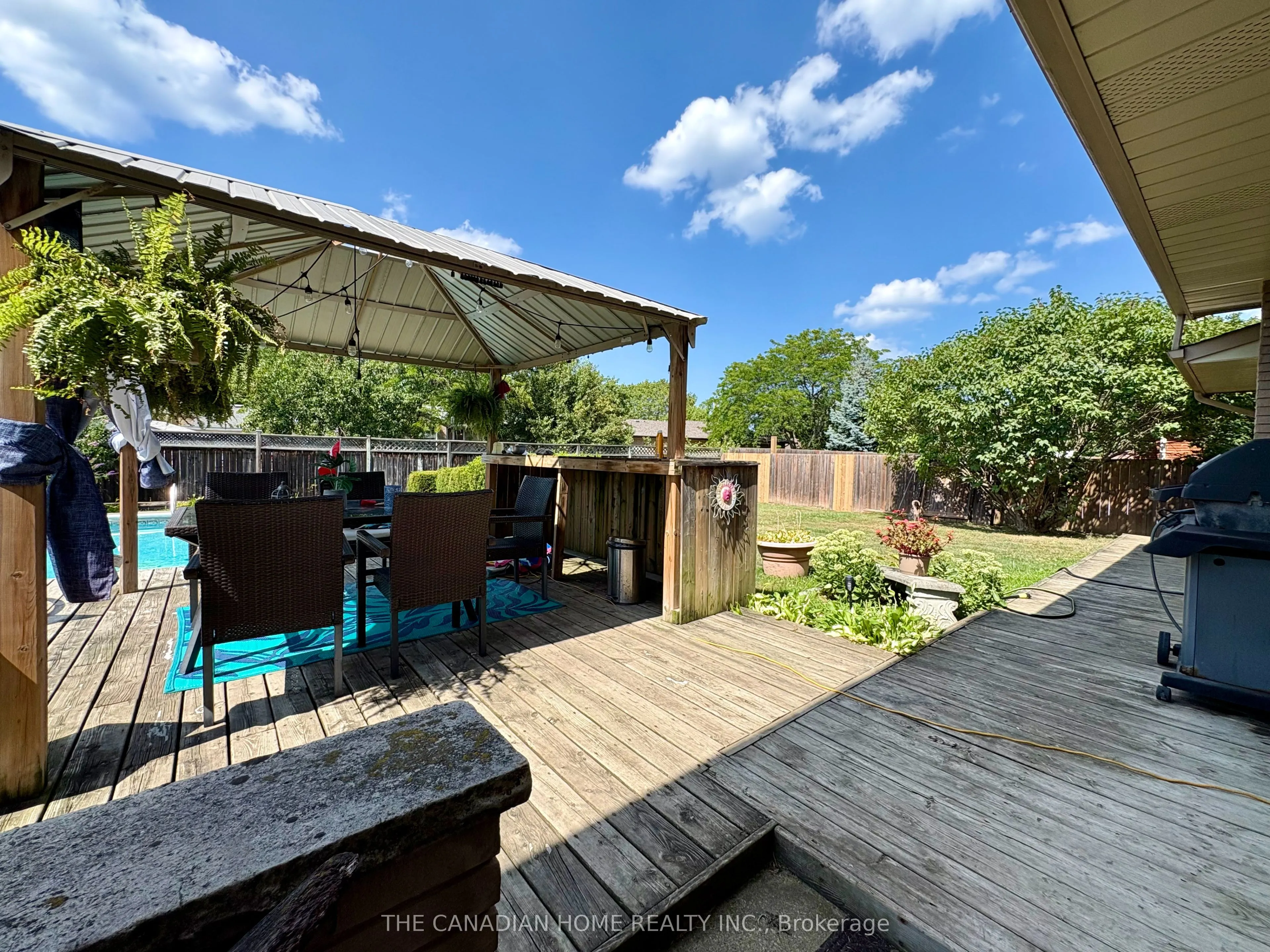 37 Viking Drive