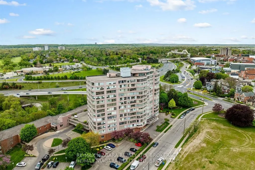 7 Gale Crescent, #201
