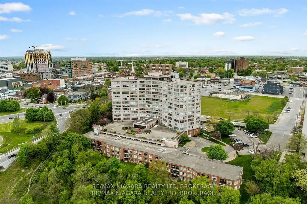 7 Gale Crescent, #201