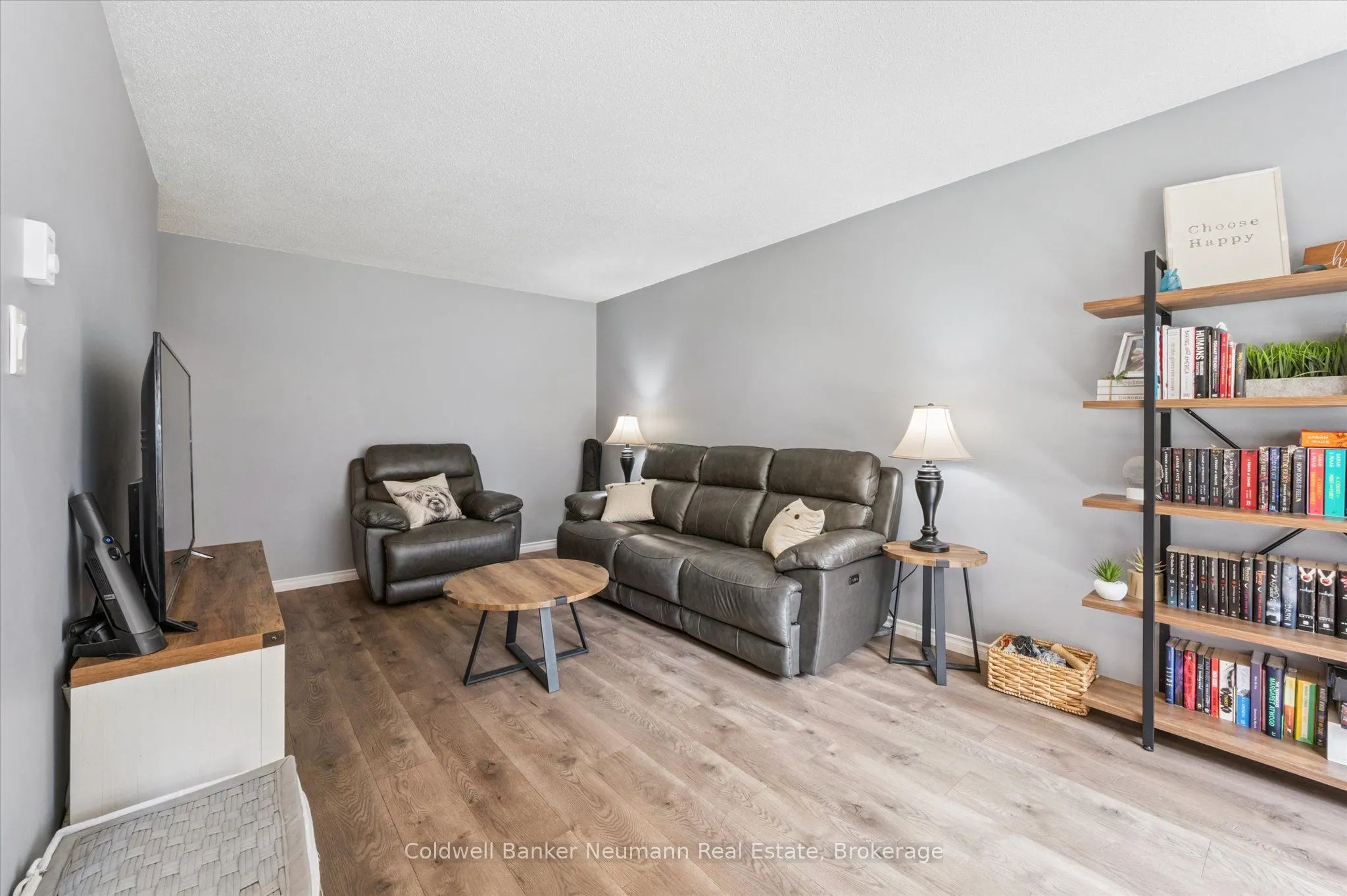 453 Albert Street, #14