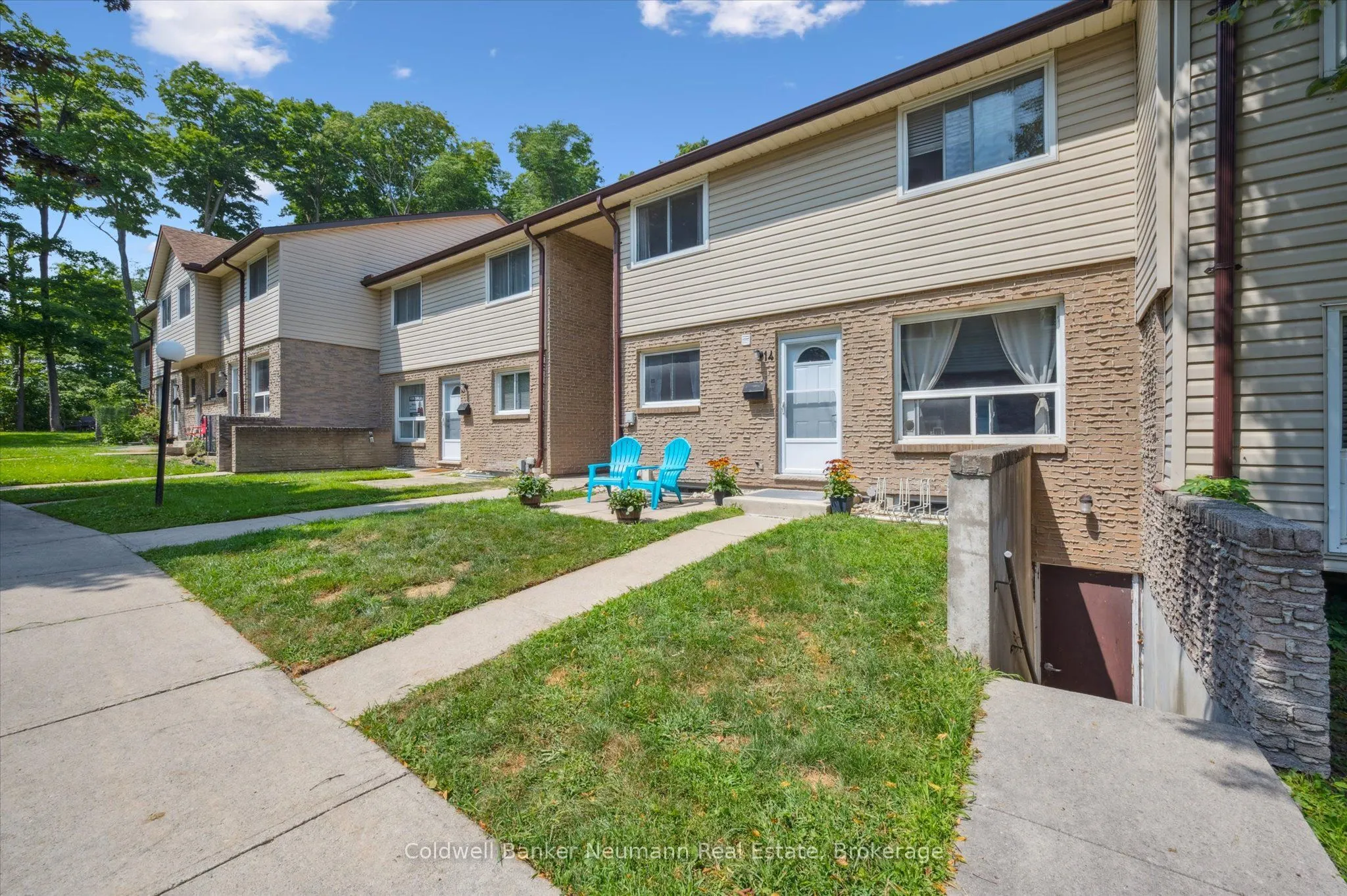 453 Albert Street, #14