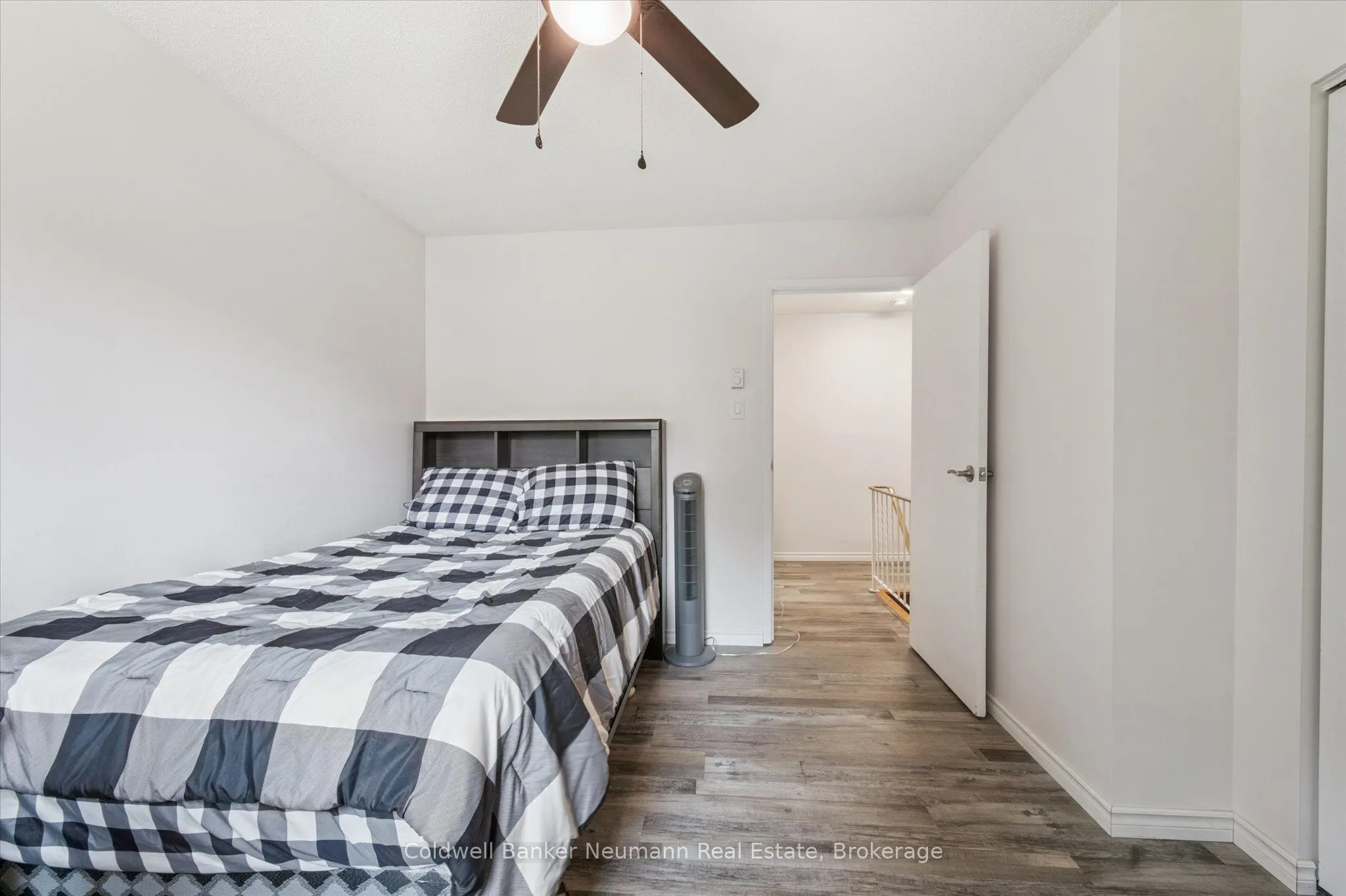 453 Albert Street, #14