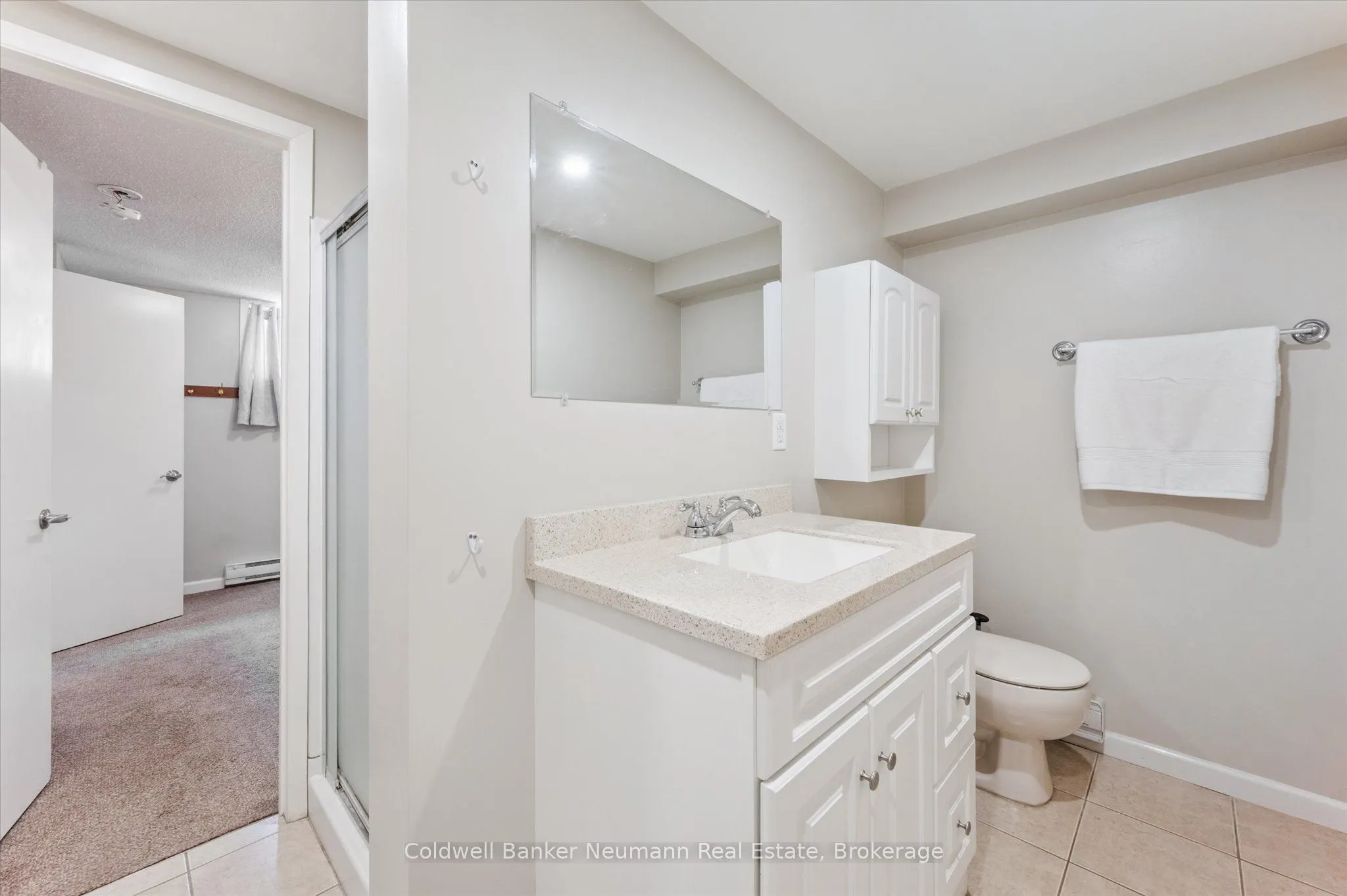453 Albert Street, #14