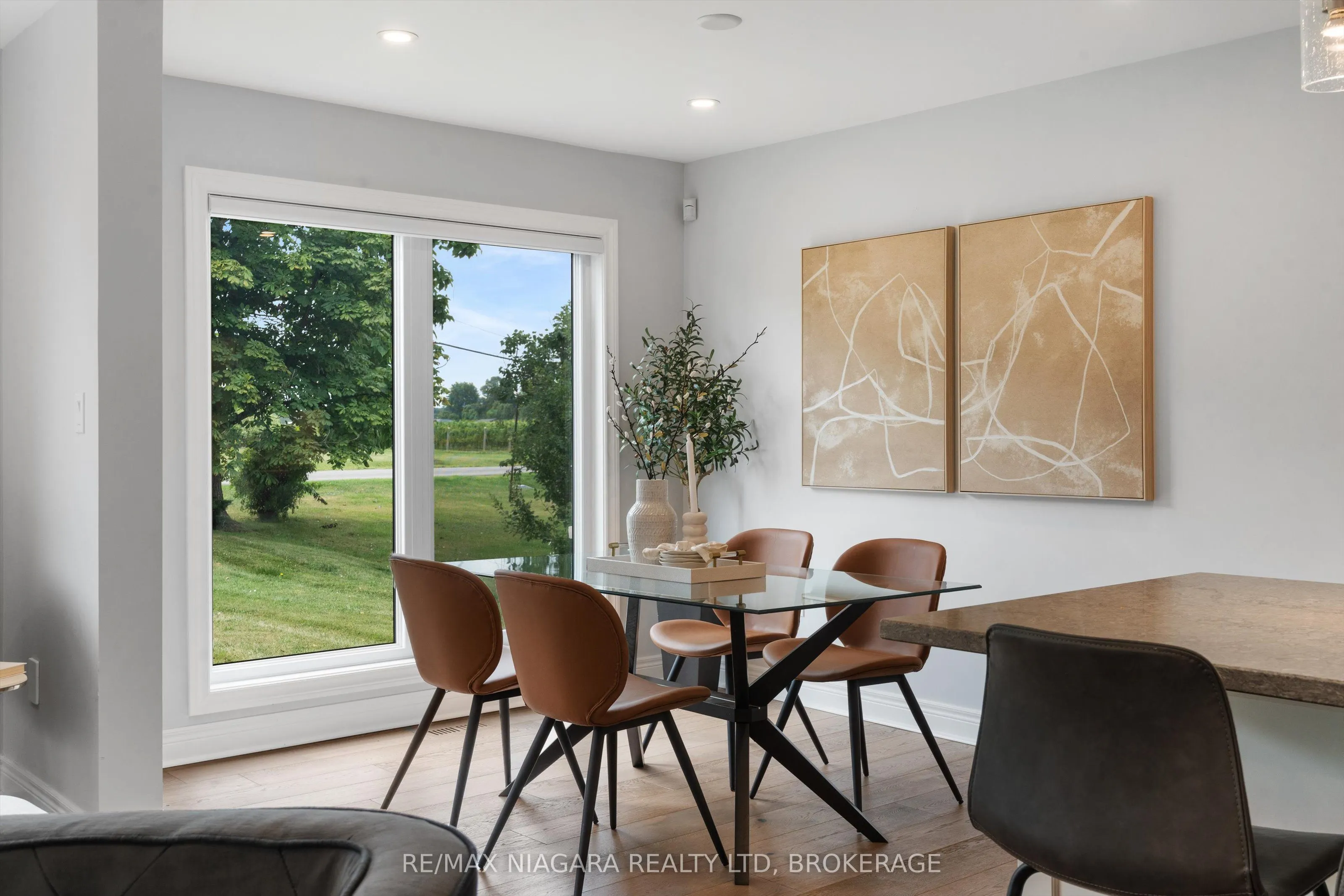 792 Lakeshore Road