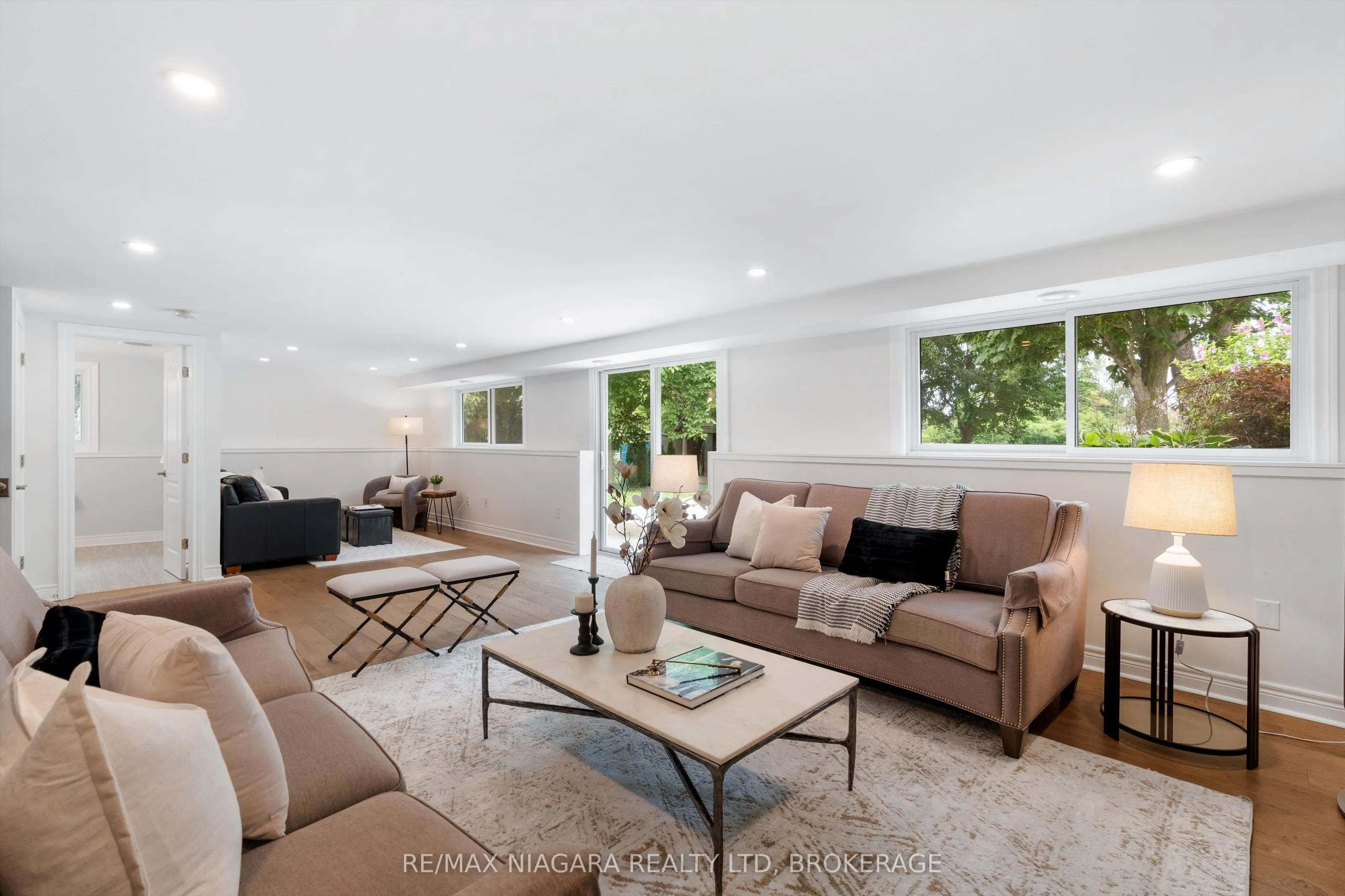 792 Lakeshore Road