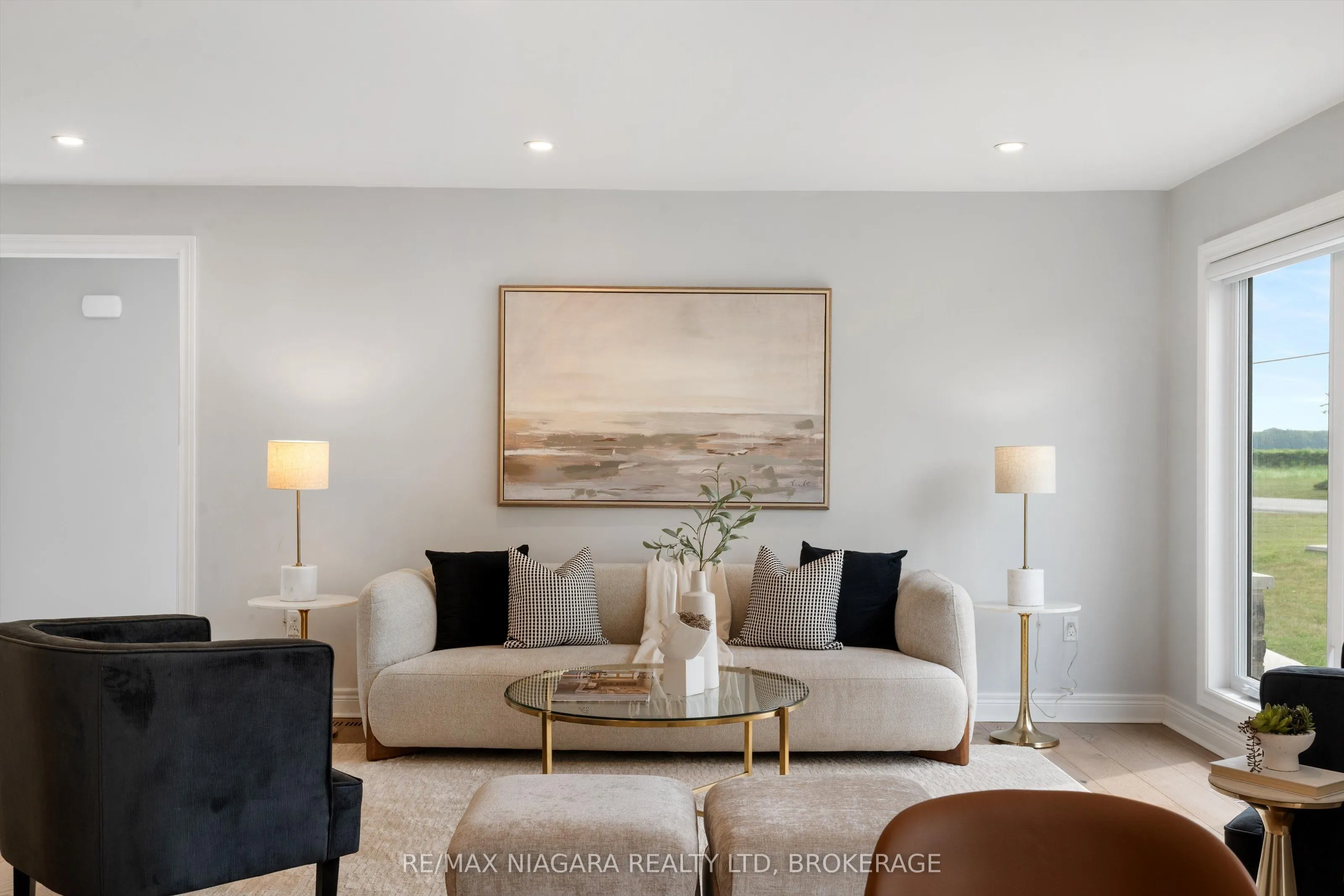792 Lakeshore Road