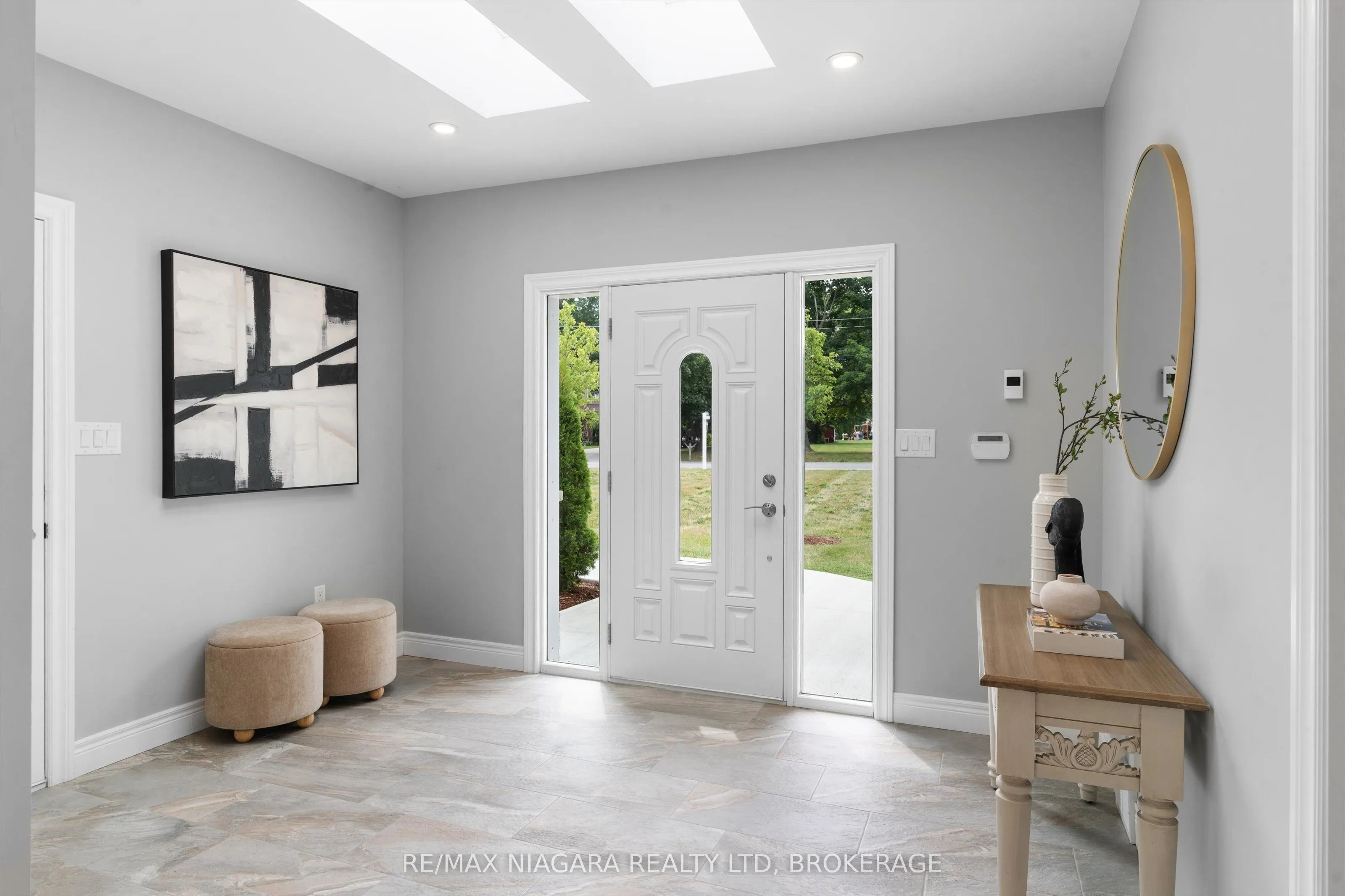 792 Lakeshore Road
