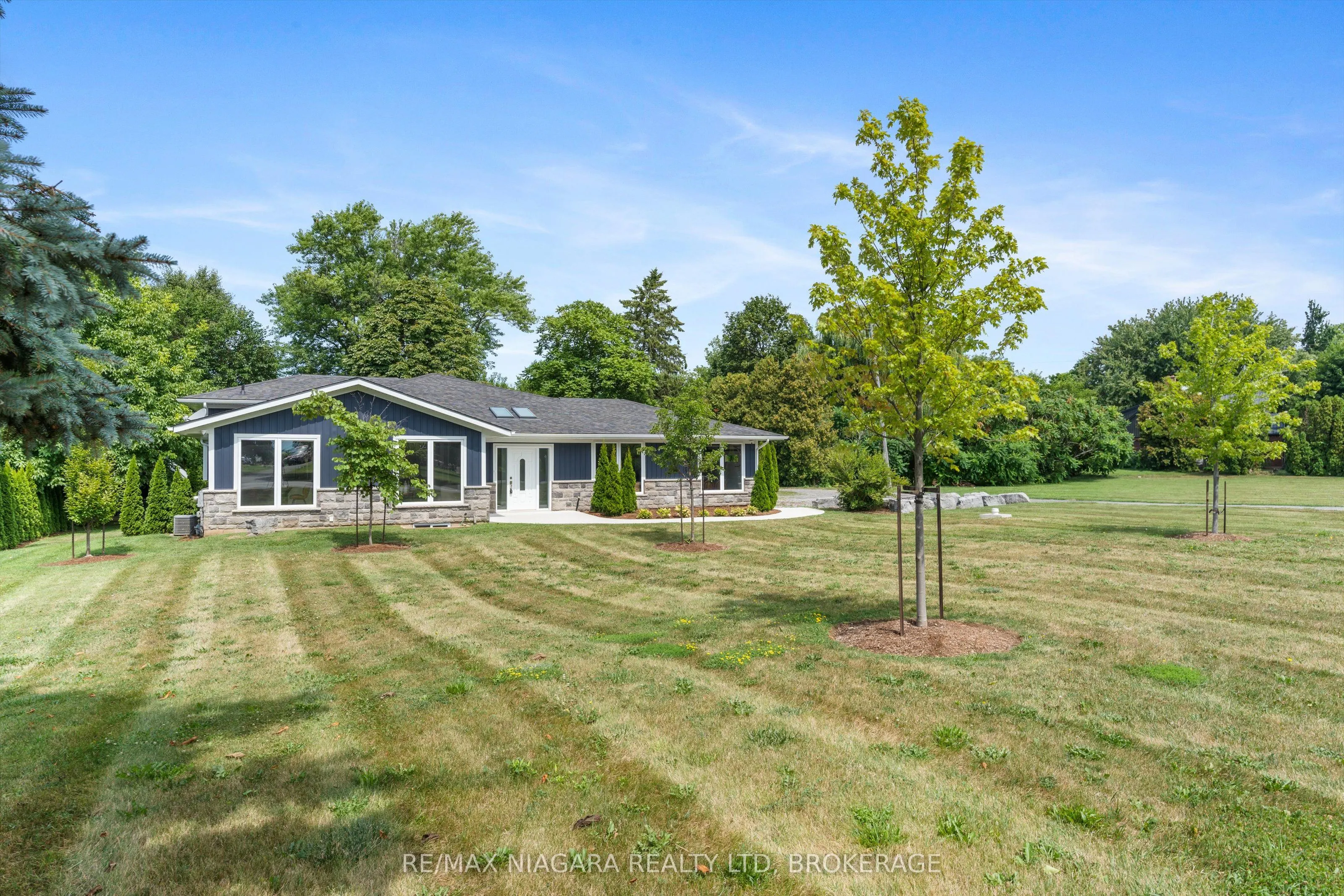 792 Lakeshore Road