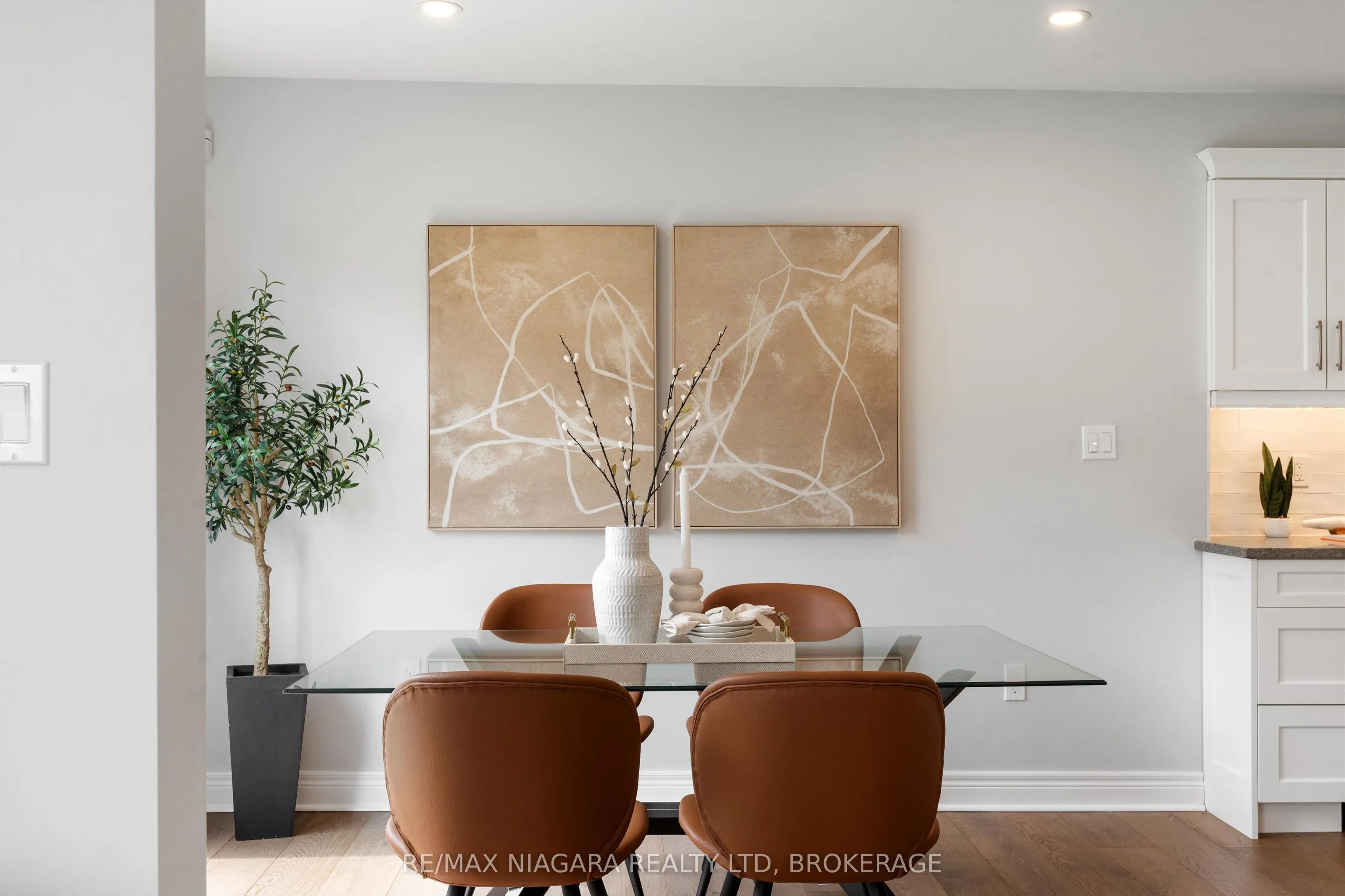 792 Lakeshore Road