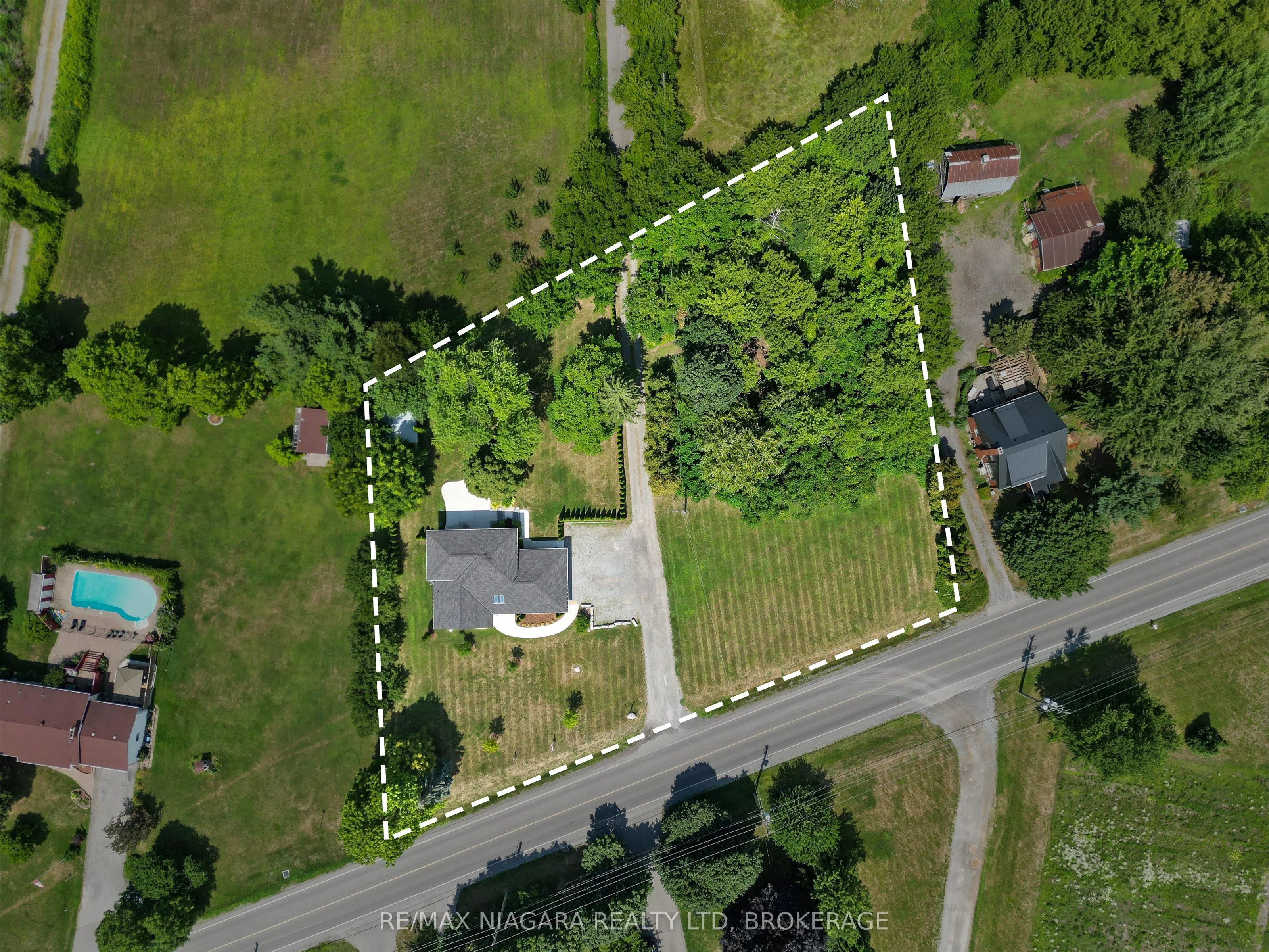 792 Lakeshore Road