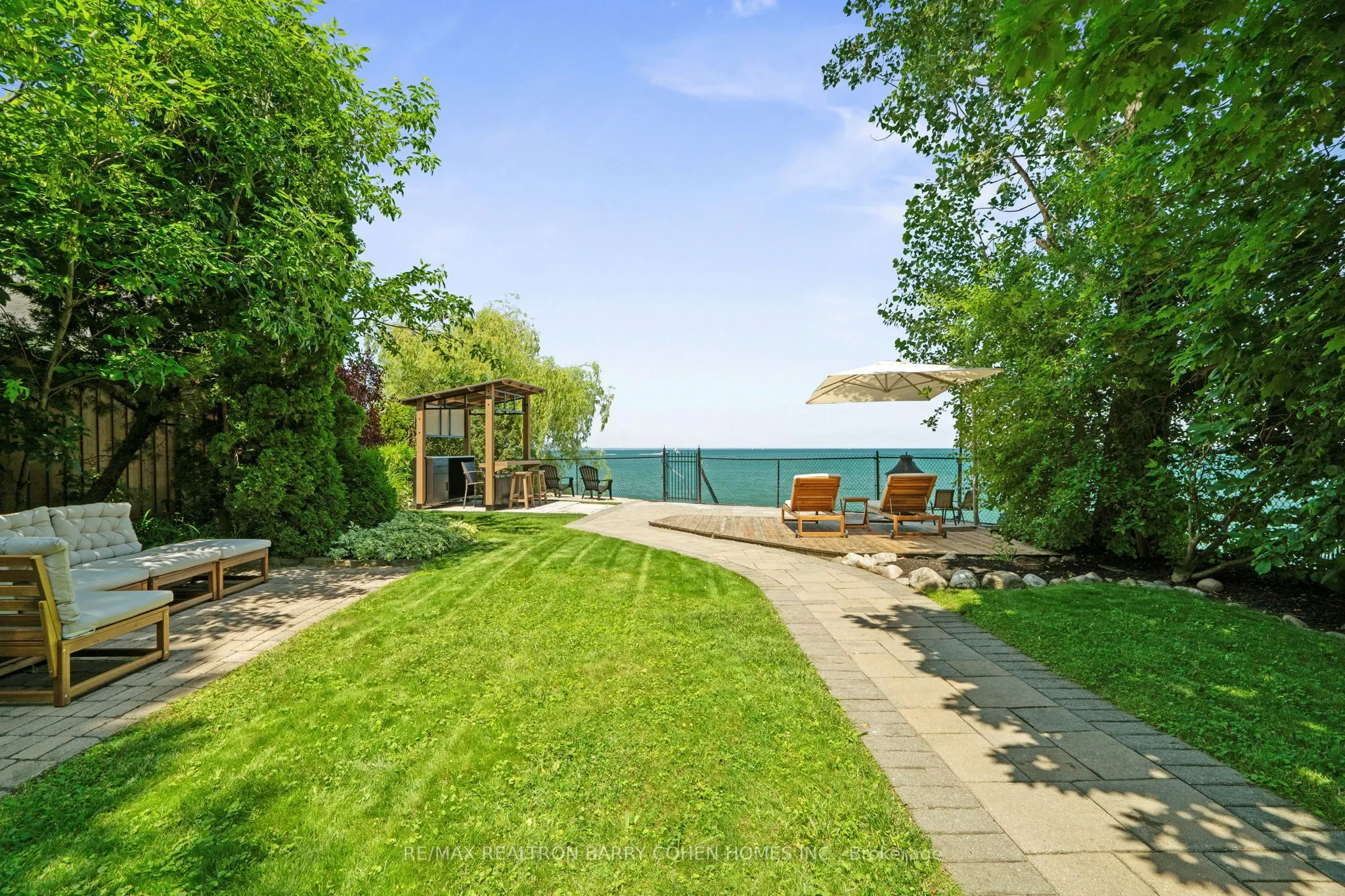 16 Lakeshore Drive