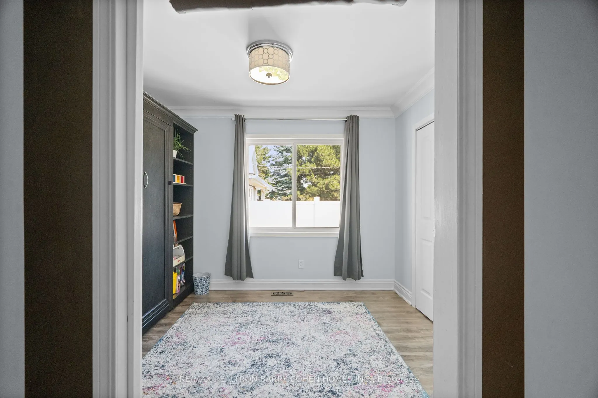 16 Lakeshore Drive