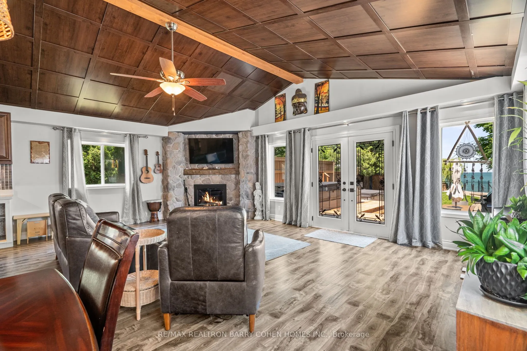 16 Lakeshore Drive