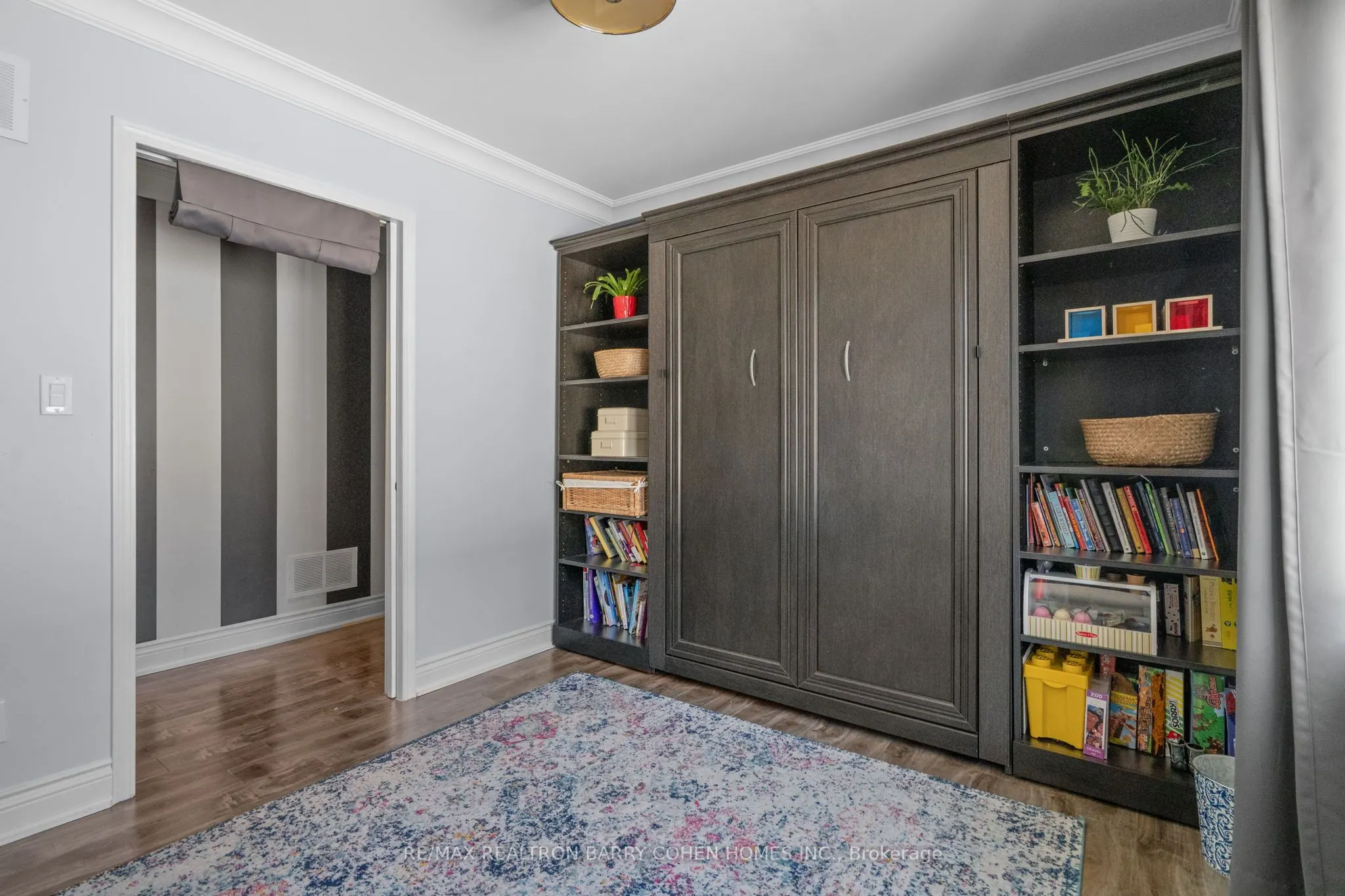 16 Lakeshore Drive