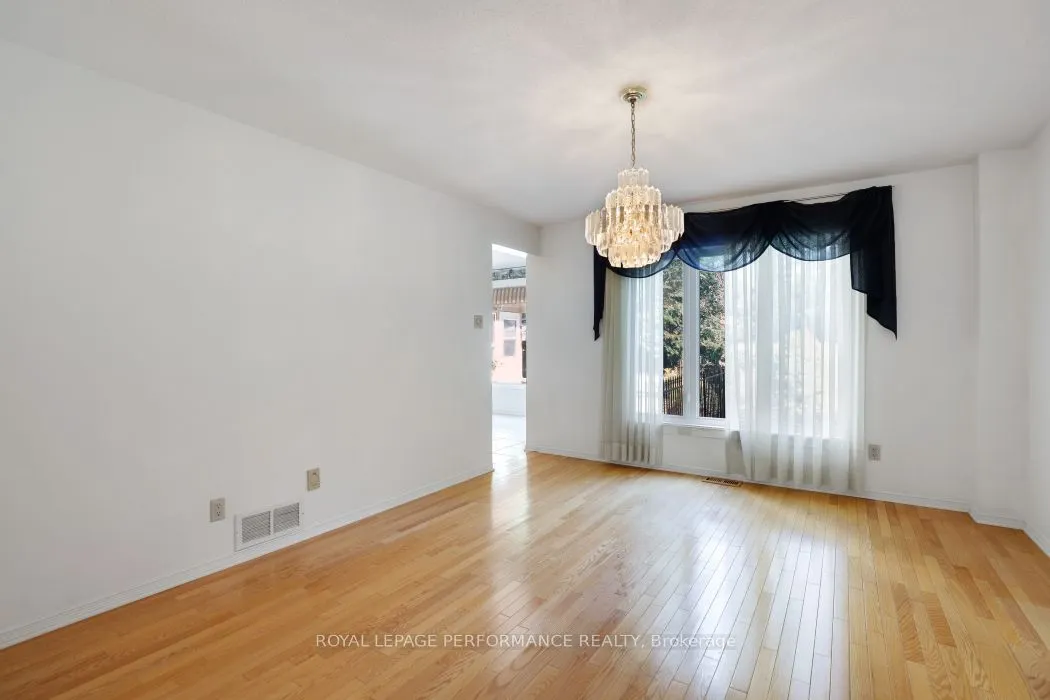 1870 Robinwood Place