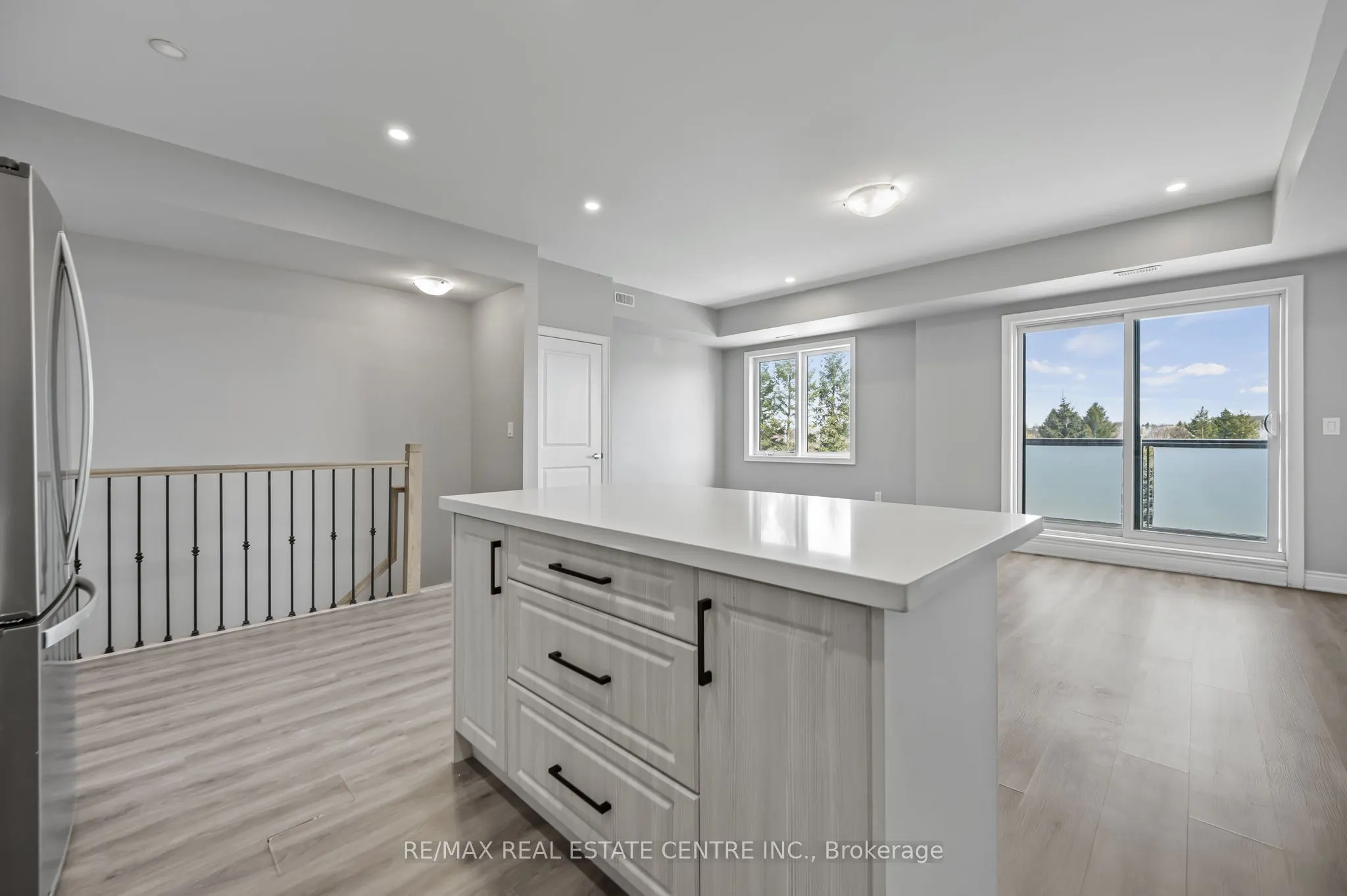 721 FRANKLIN Boulevard, #302