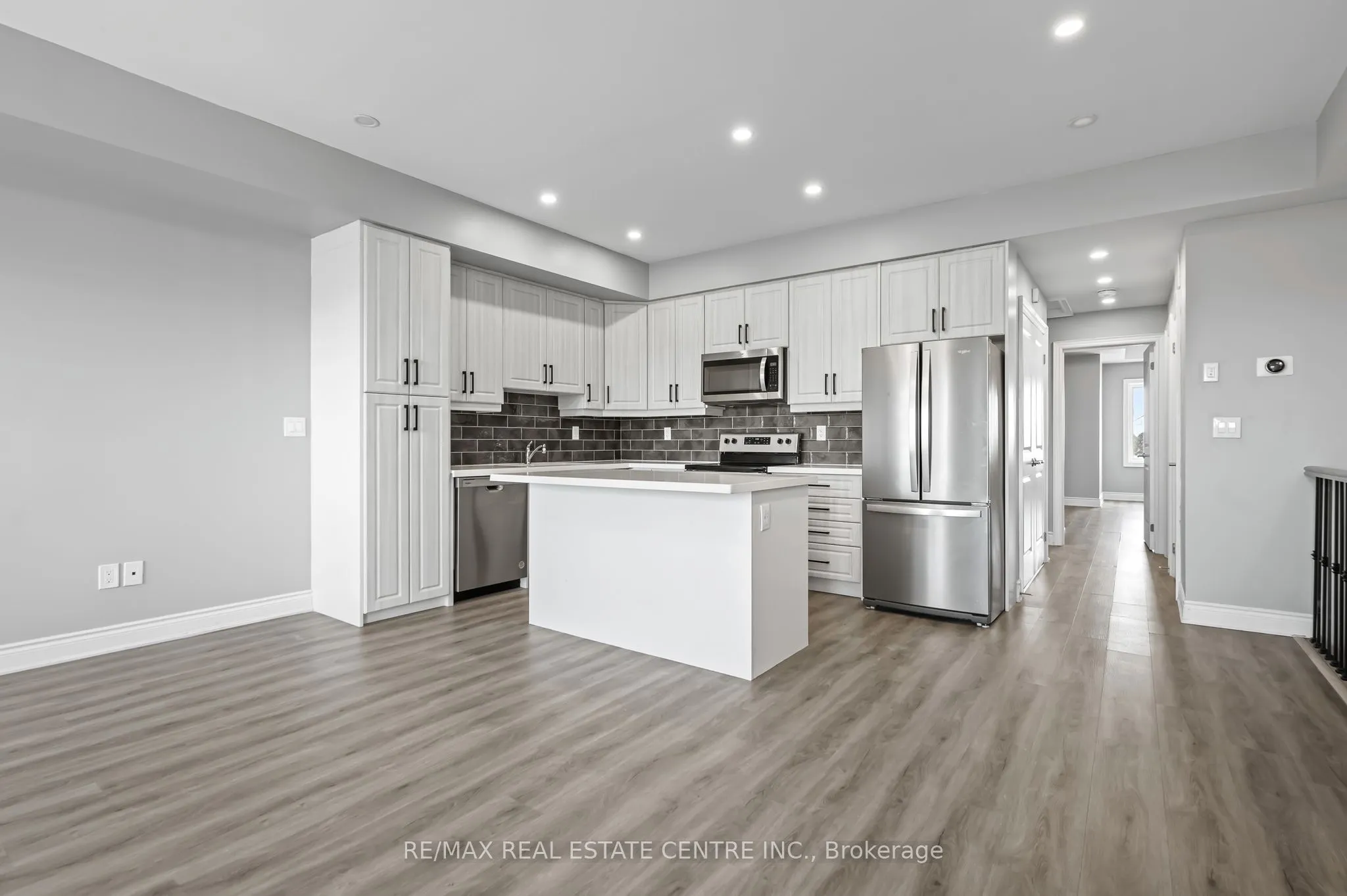 721 FRANKLIN Boulevard, #302