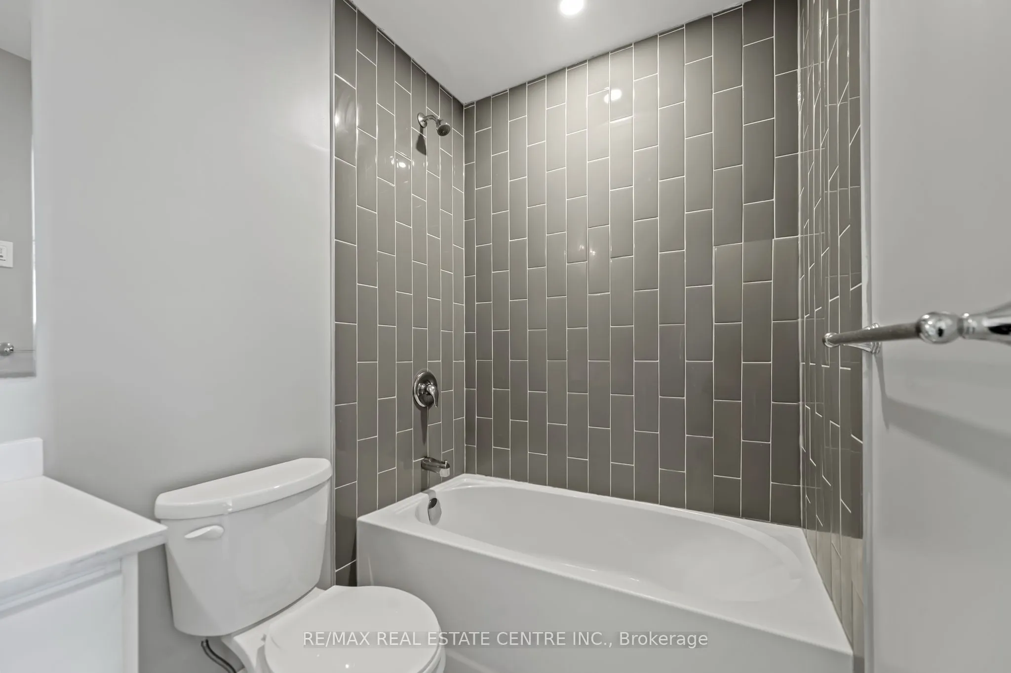 721 FRANKLIN Boulevard, #302