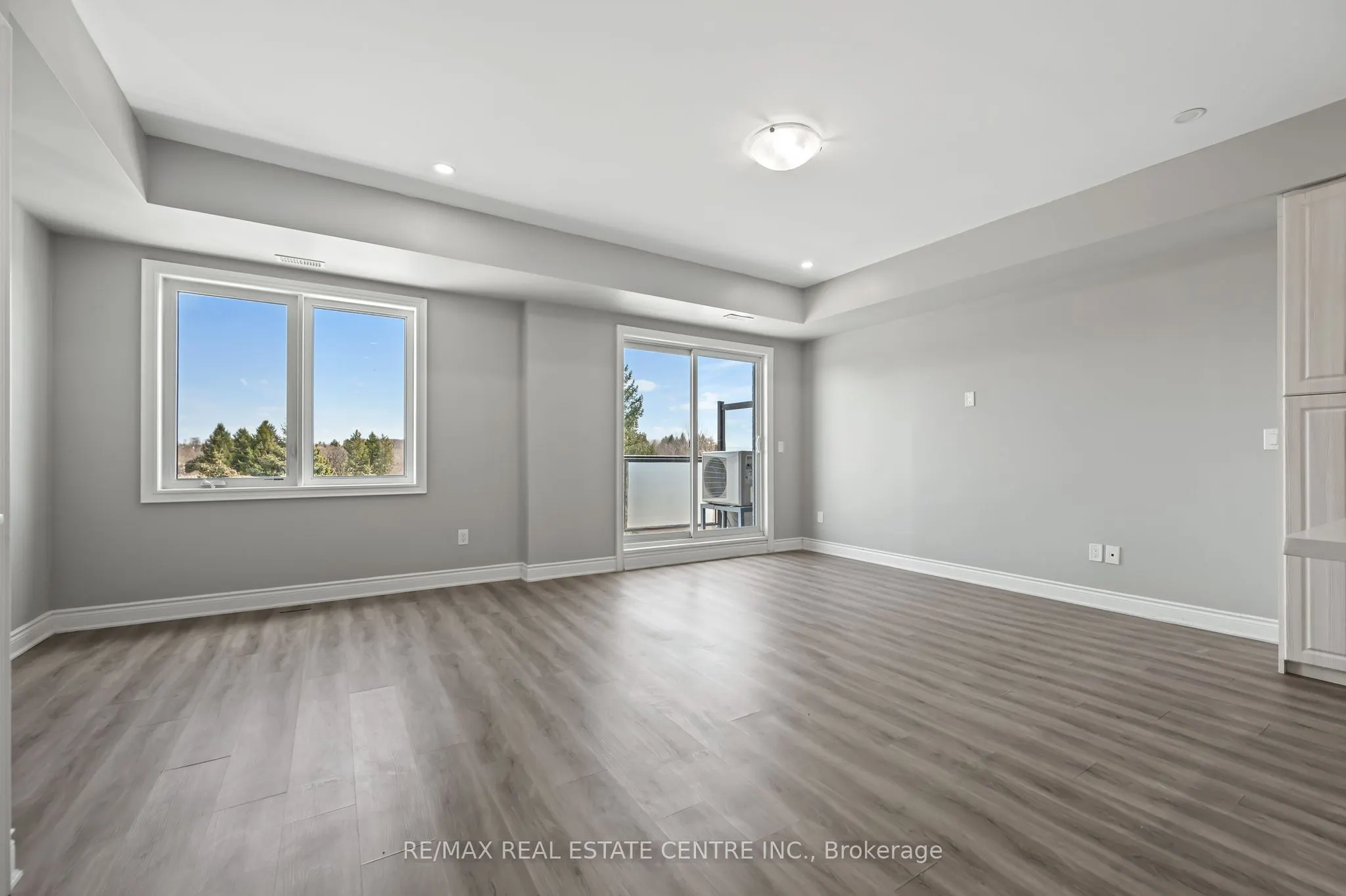 721 FRANKLIN Boulevard, #302
