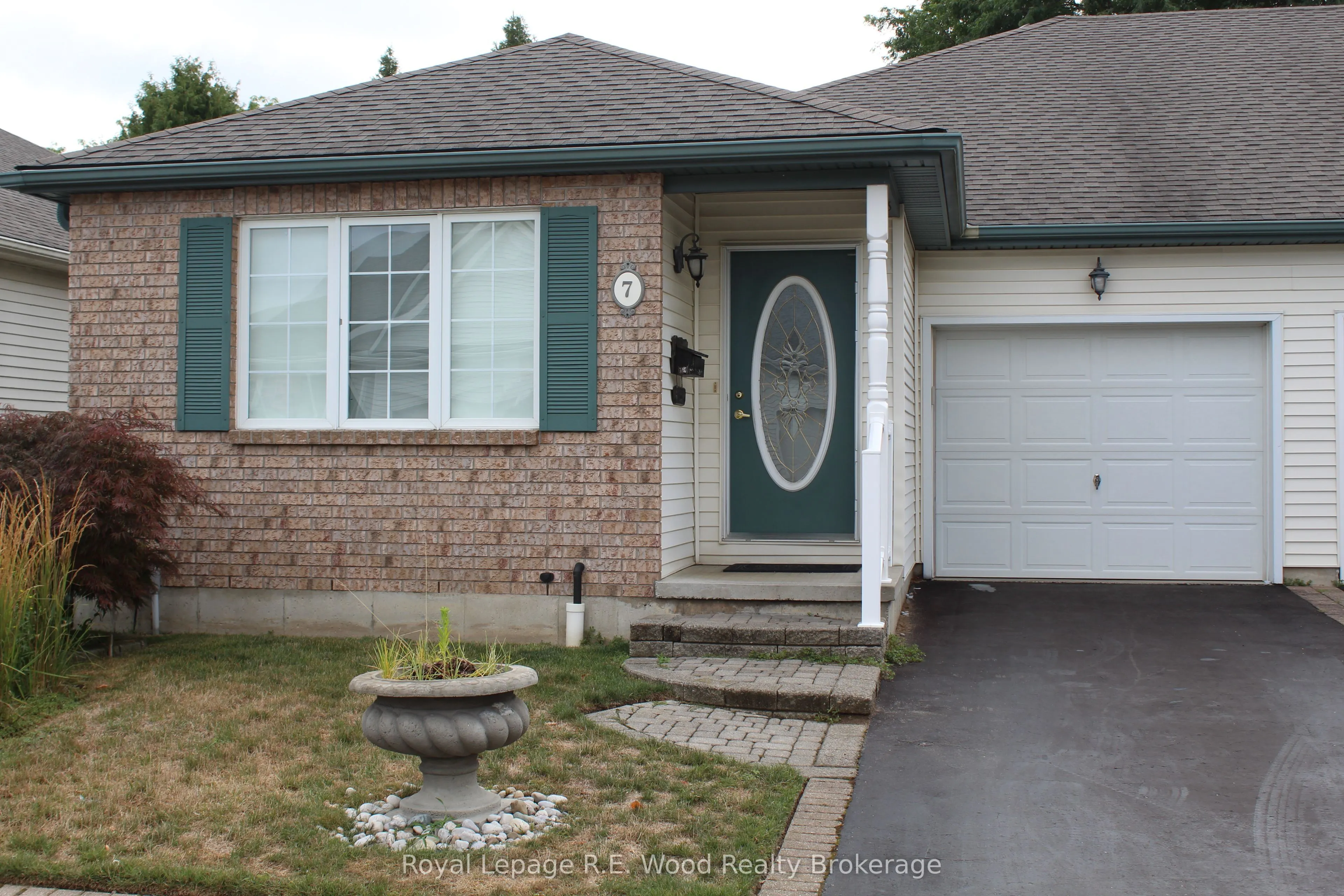 7 Jackson Court