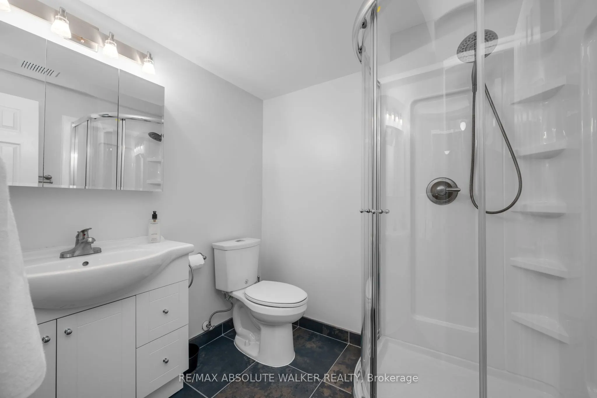 40 Grand Harbour Court, #20