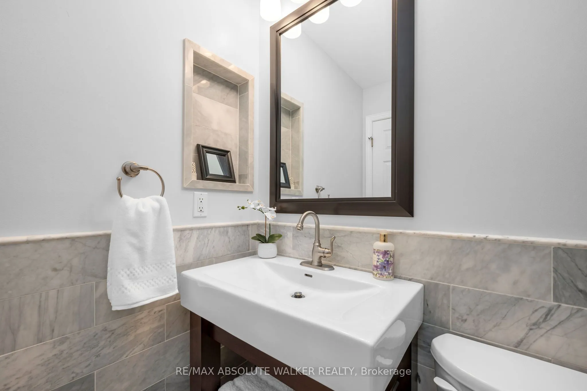 40 Grand Harbour Court, #20