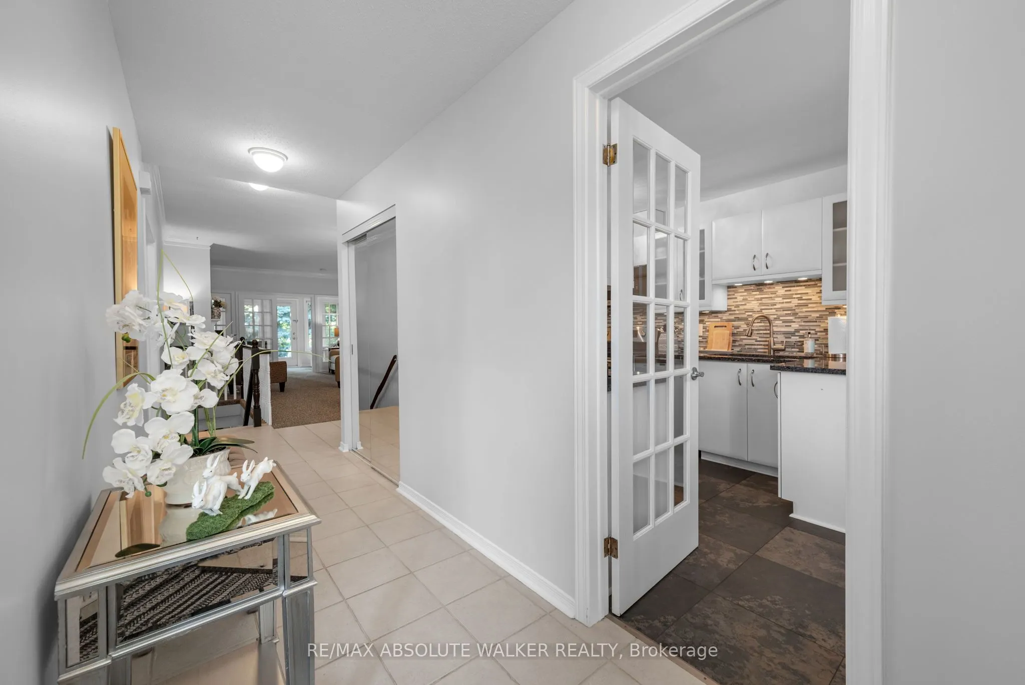 40 Grand Harbour Court, #20