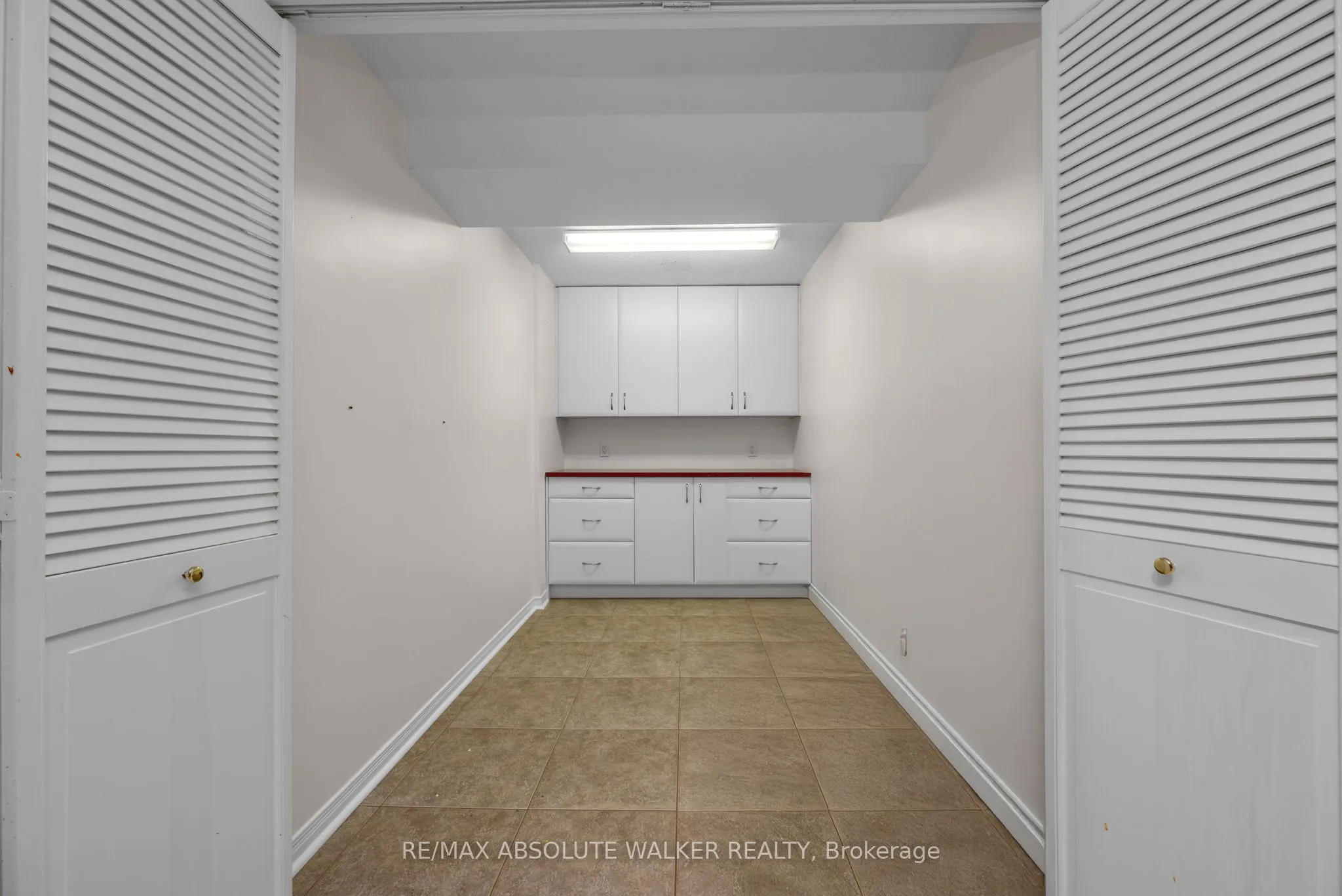 40 Grand Harbour Court, #20