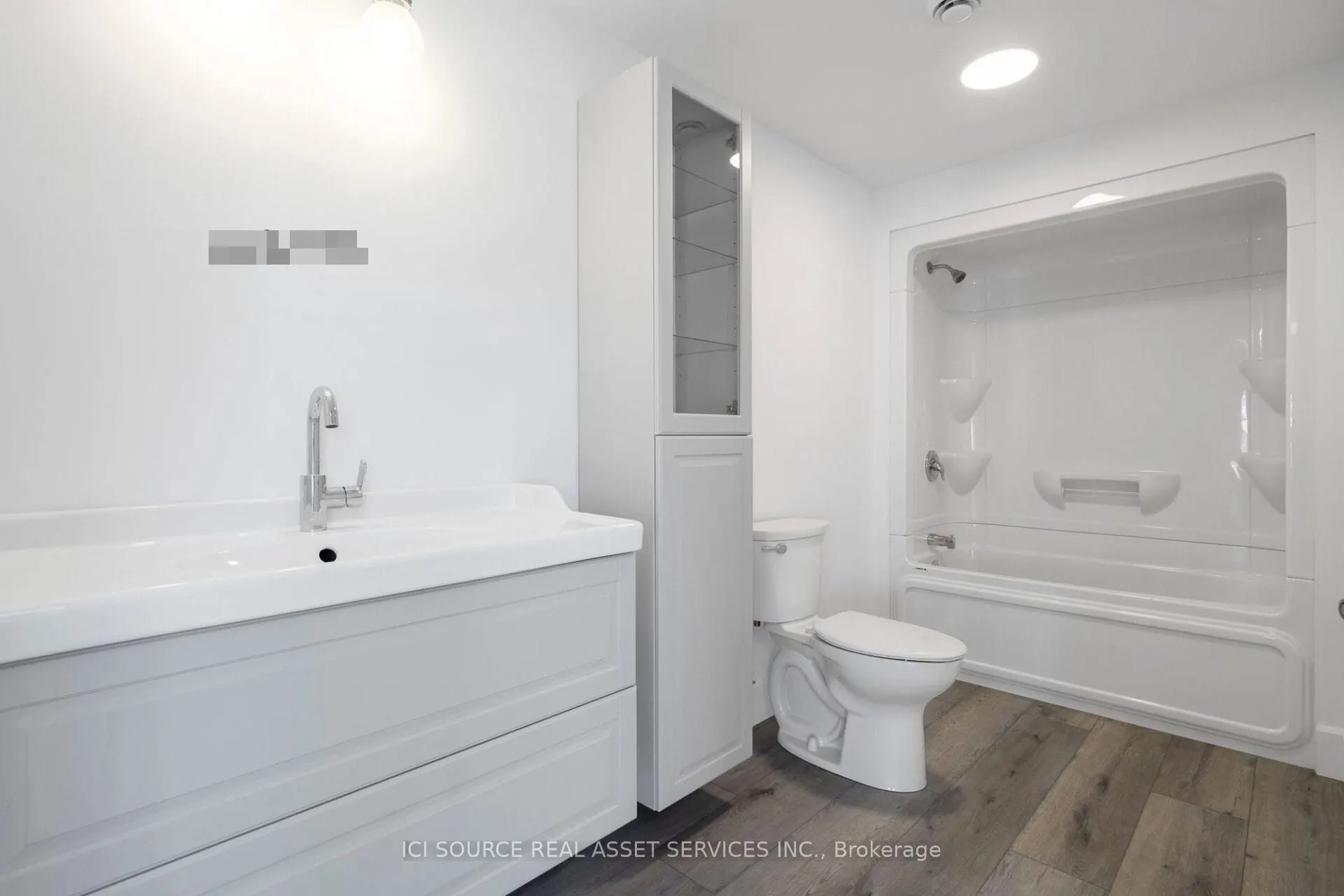 10 Trowbridge Street E, #301